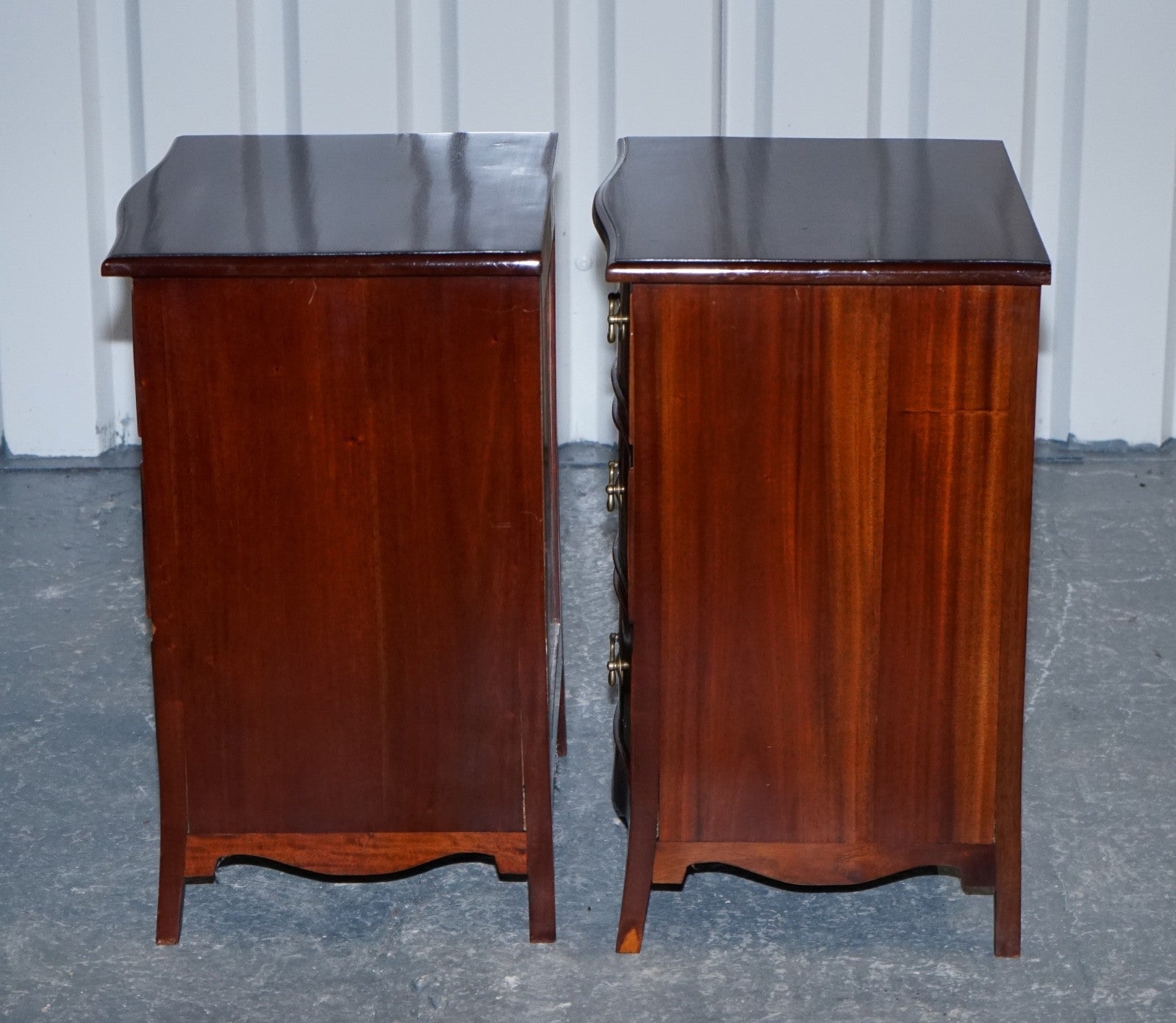 GEORGIAN REVIVAL STYLE SERPENTINE NIGHTSTANDS BEDSIDES BY BRIGHTS OF NETTLEBED