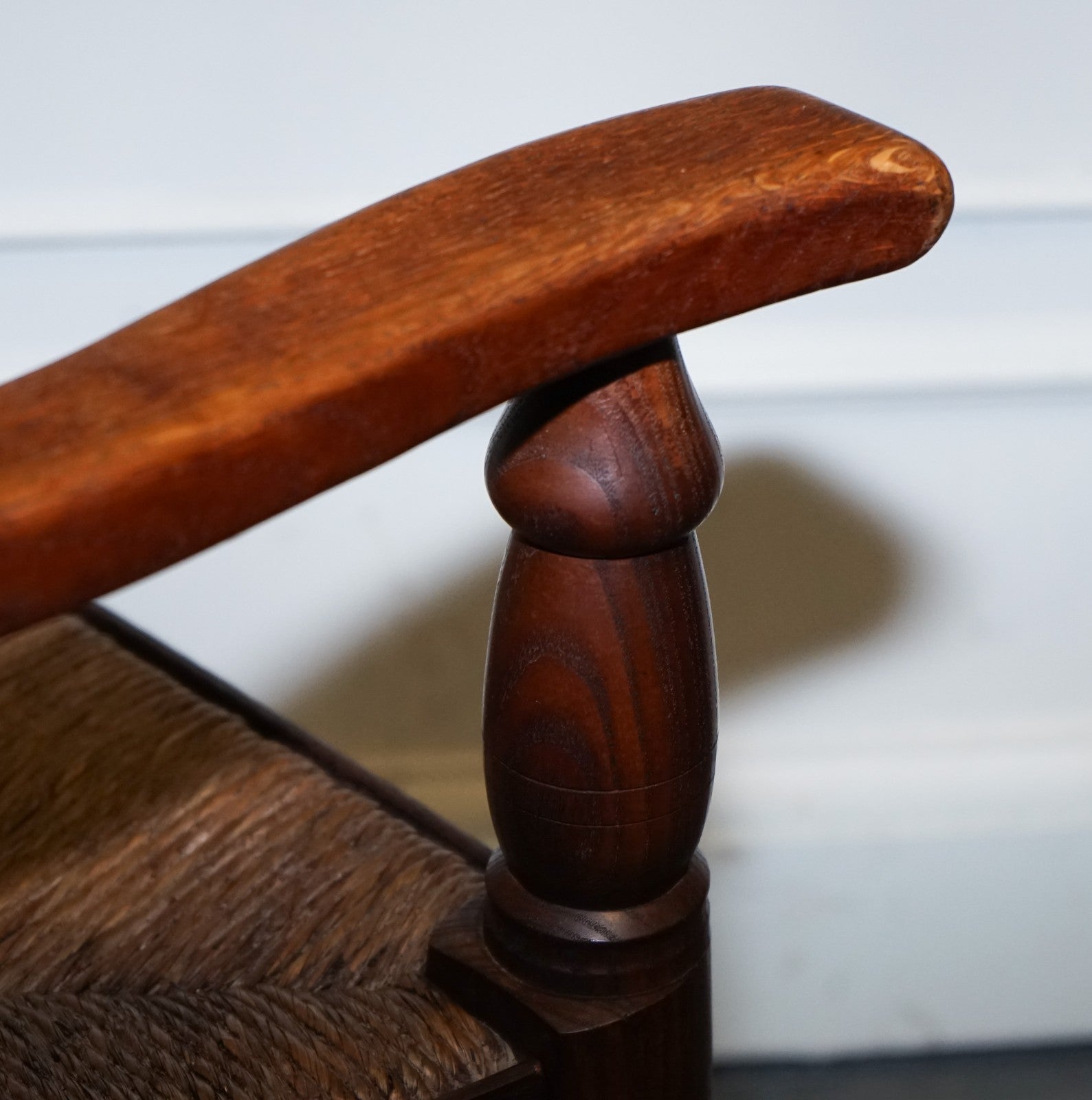 SET OF SIX ENGLISH ANTIQUE CIRCA 1910 LADDERBACK RUSH SEAT DINING CHAIRS