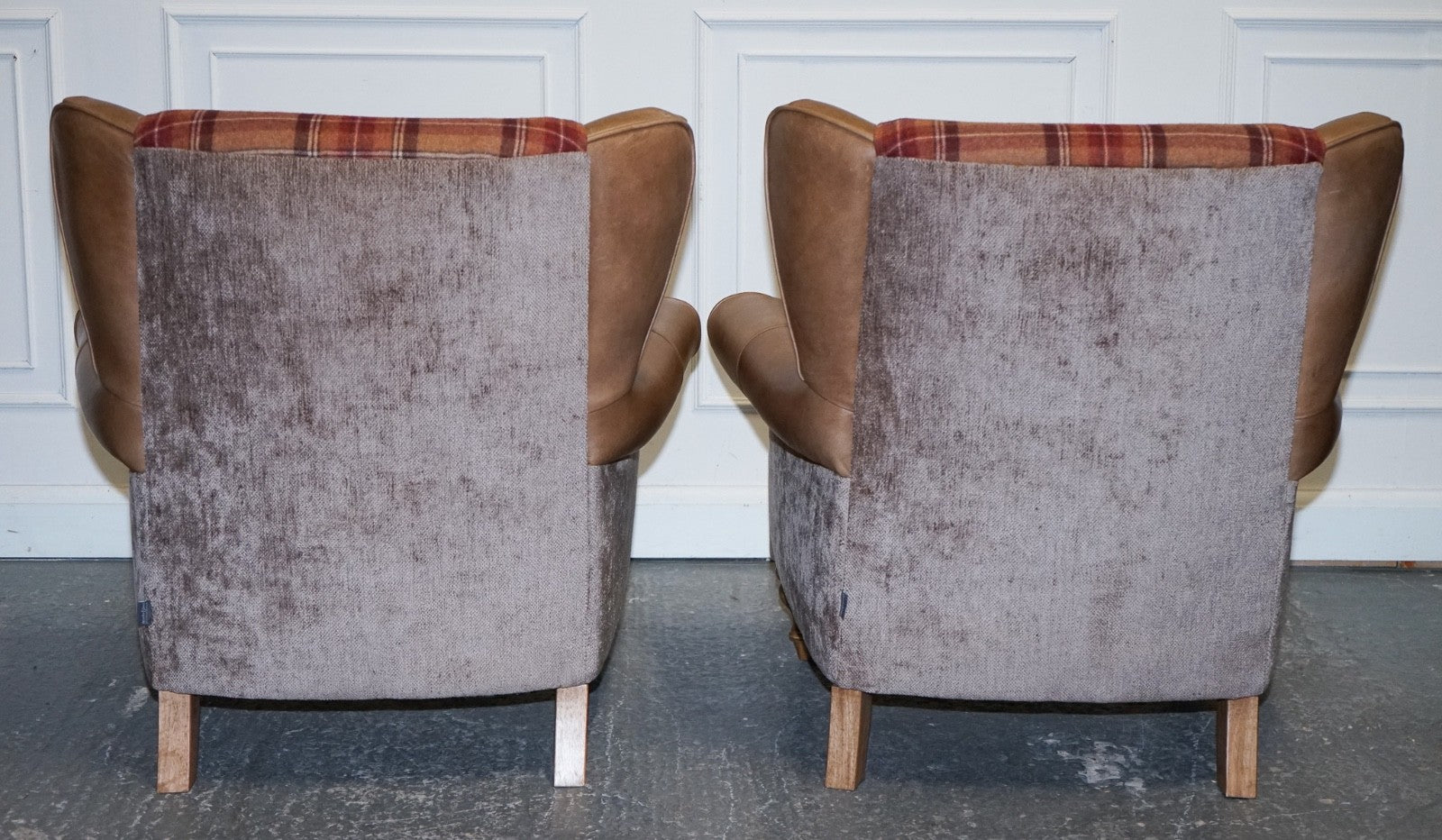 STUNNING PAIR OF  ALEXANDER & JAMES LAWRENCE LEATHER & FABRIC WINGBACK ARMCHAIRS