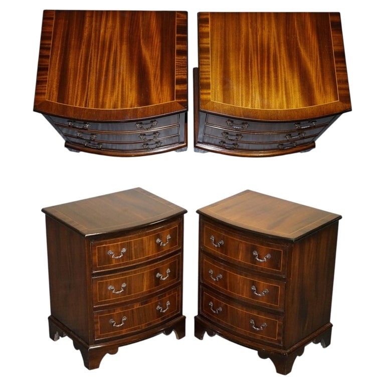 RESTORED VINTAGE ENGLISH PAIR OF BEDSIDE TABLES NIGHTSTAND WITH ORIGINAL HANDLES