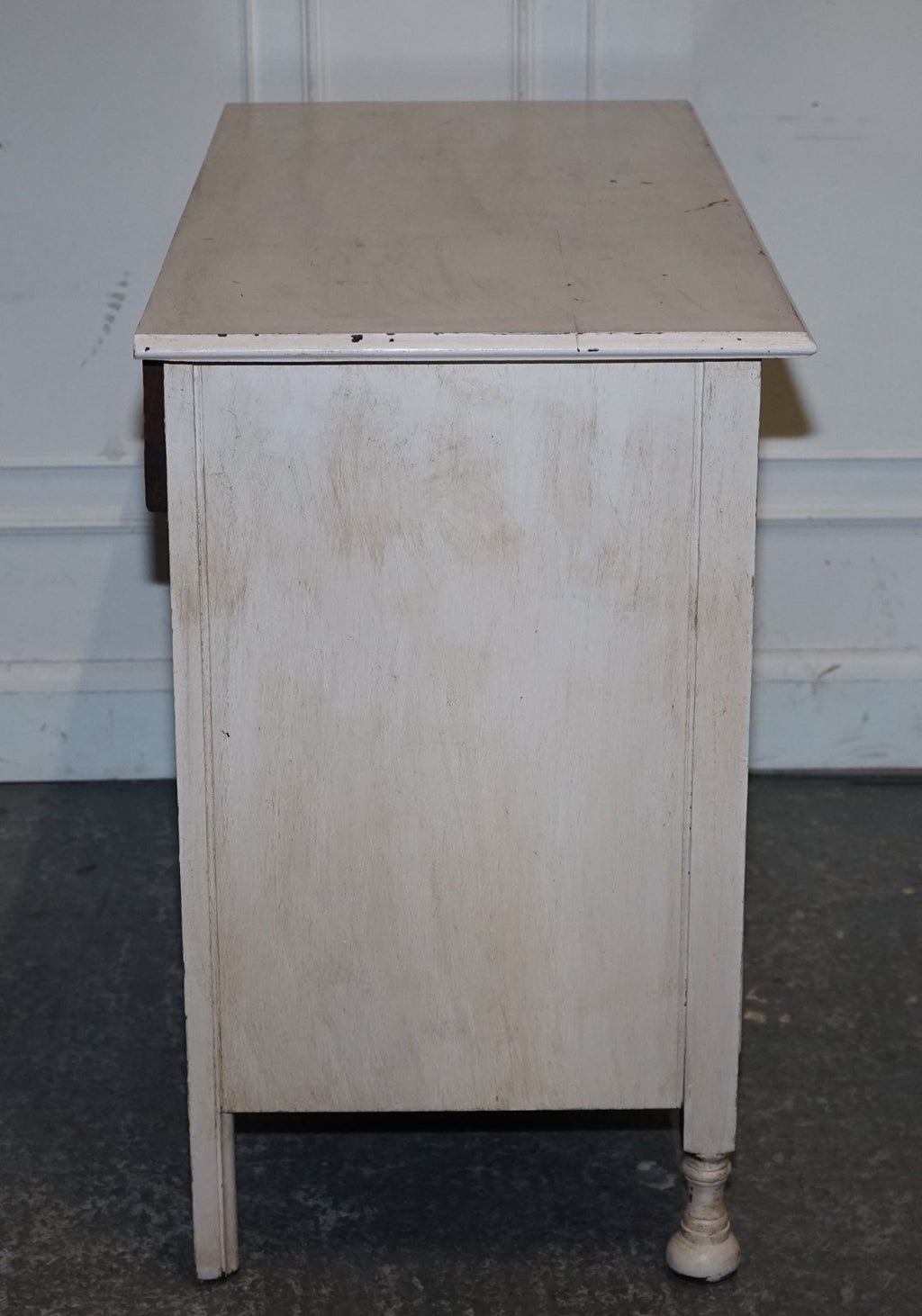 ANTIQUE VICTORIAN HAND PAINTED IVORY WHITE CHEST OF DRAWERS WITH BRASS HANDLES