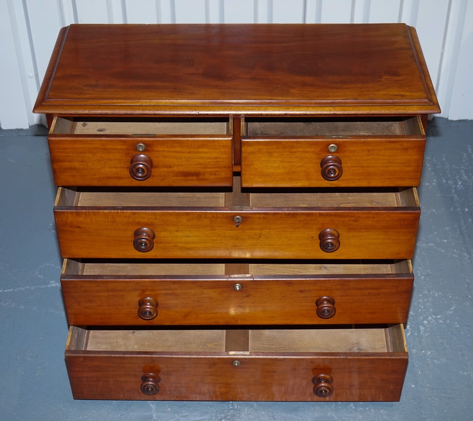LARGE EARLY VICTORIAN CHEST OF DRAWERS WITH ORIGINAL KNOBS AND LOCKS