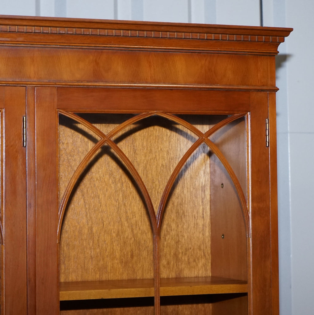 VINTAGE ENGLISH BURR YEW WOOD 3 DOOR GLAZED DISPLAY BOOKCASE CABiNET
