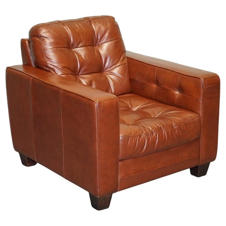 VINTAGE MINIMALIST BROWN LEATHER BUTTONED ARMCHAIR