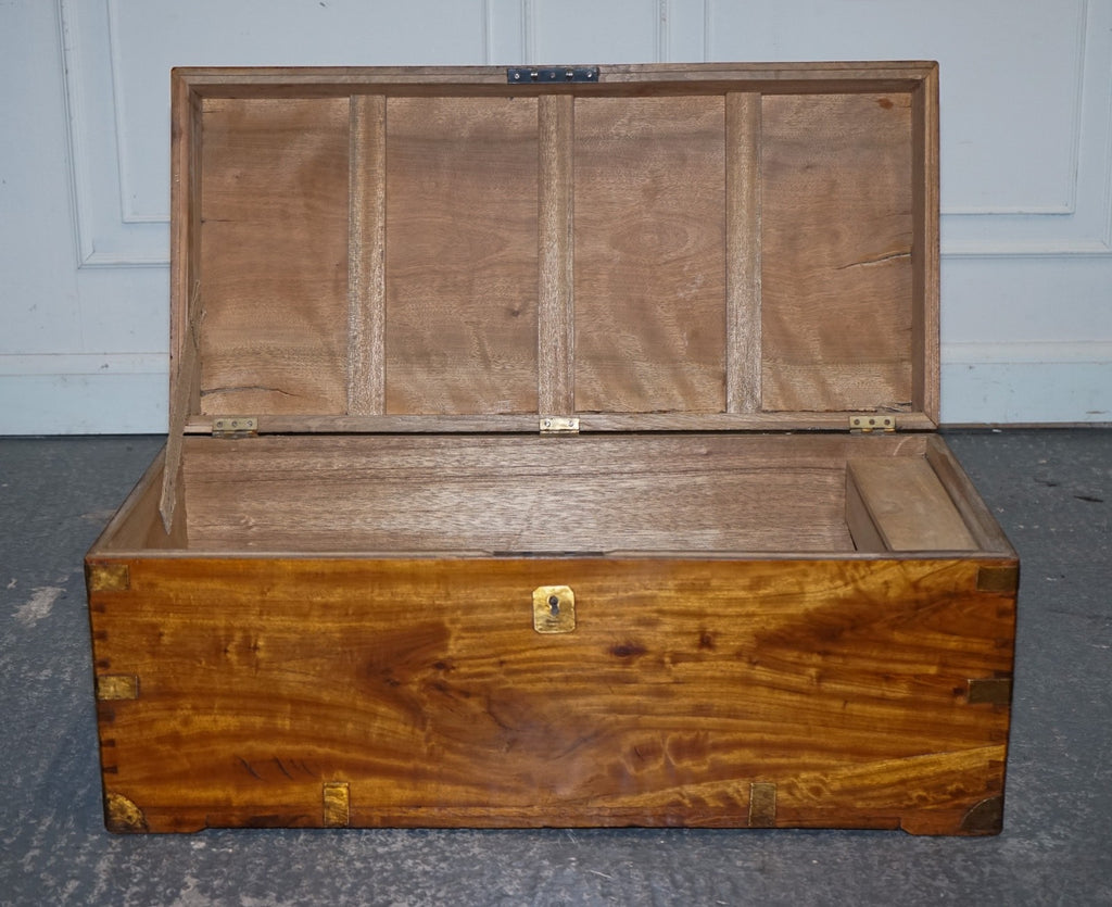 19TH CENTURY ENGLISH ANTIQUE FULLY RESTORED CAMPHOR WOOD CHEST STORAGE TRUNK
