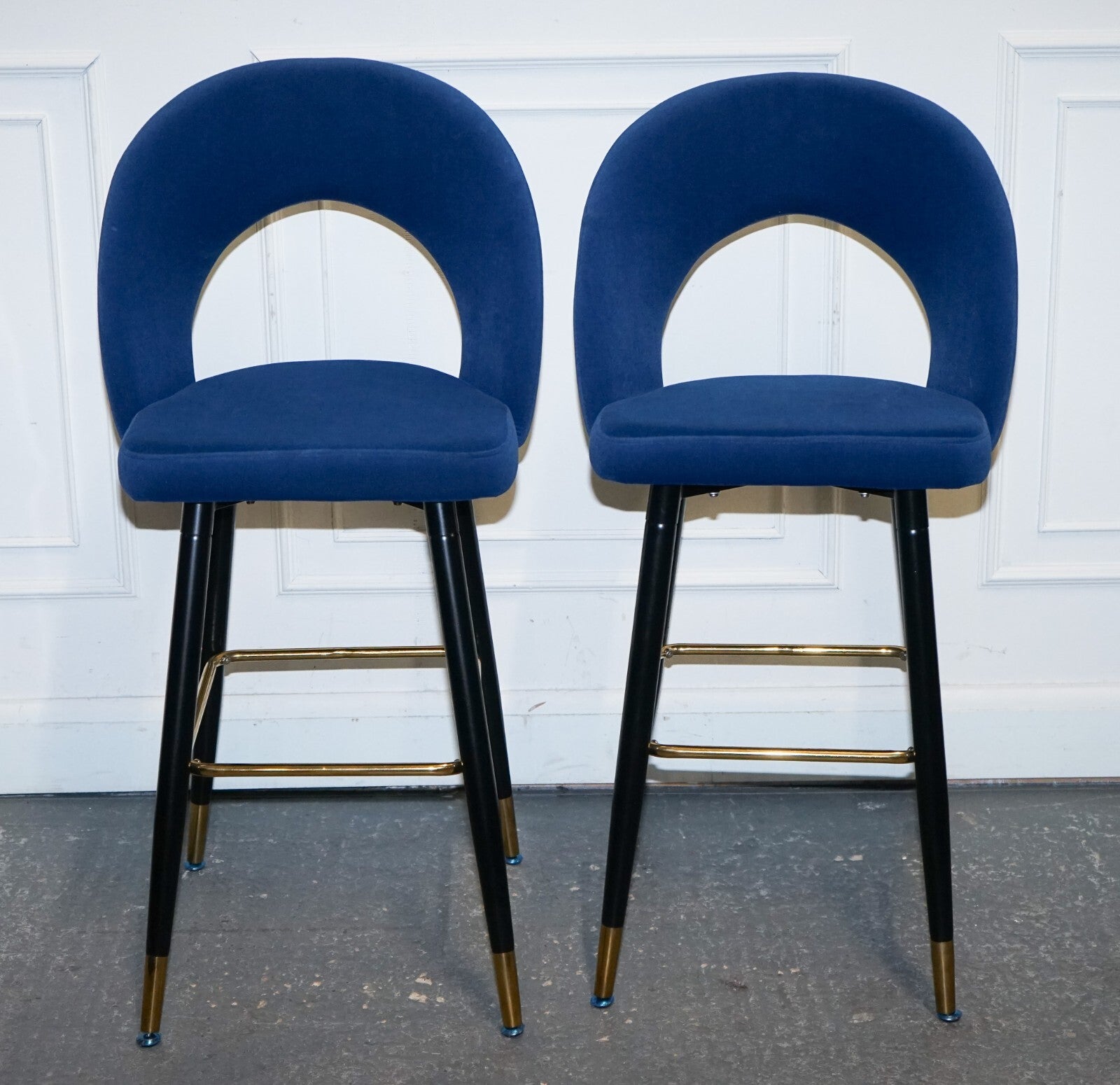 BEAUTIFUL PAIR OF BLUE VELVET BAR CHAIRS WITH GOLD DETAIL ON THE FRAME