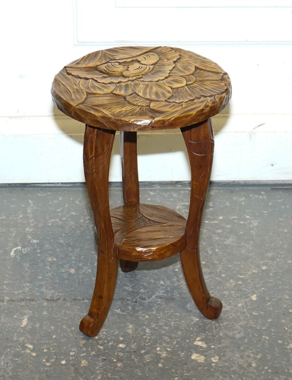 RESTORED 19TH CENTURY LIBERTYS LONDON HAND CARVED OCCASIONAL SIDE LAMP TABLE