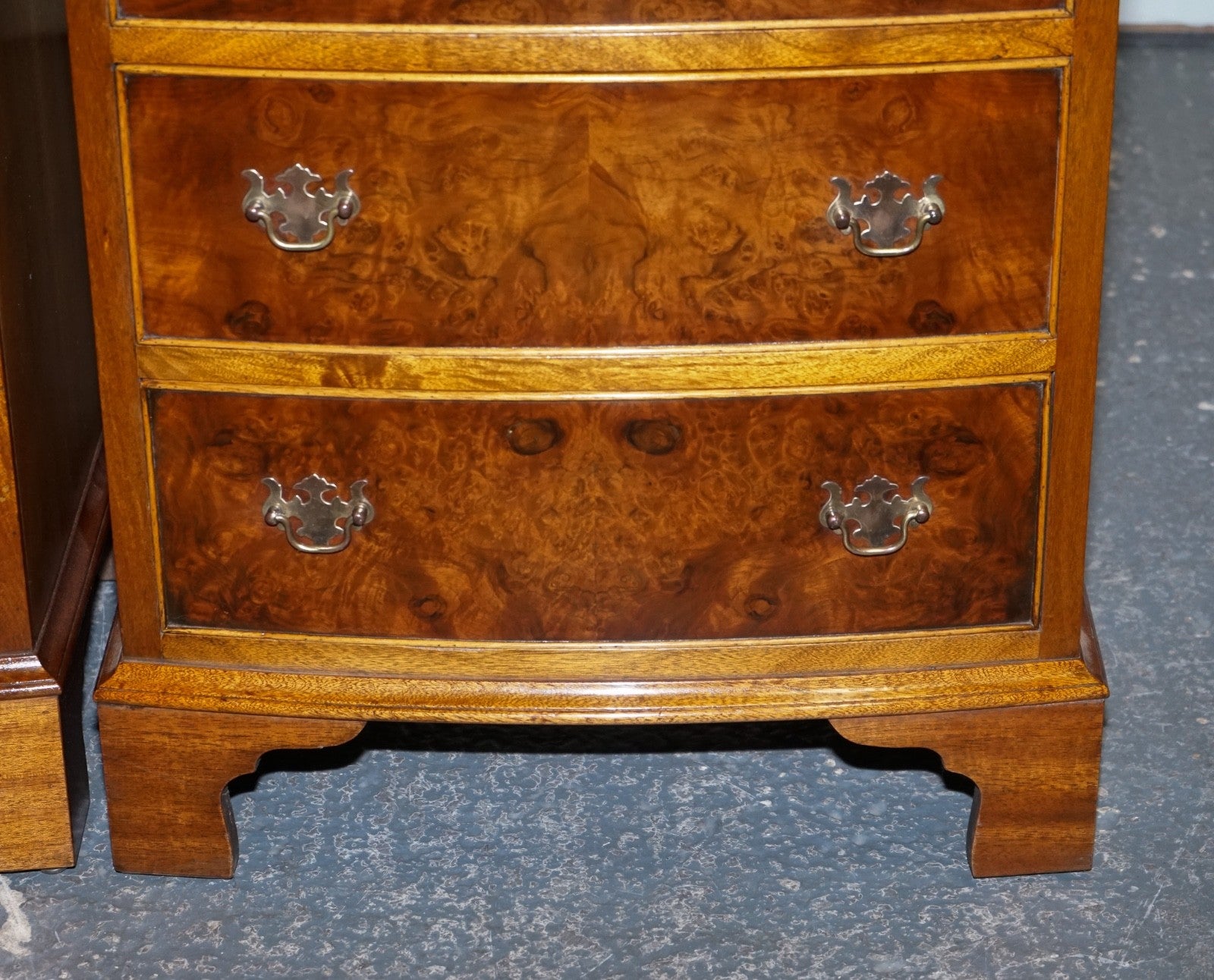 PAIR OF RESTORED BURR WALNUT BEDSIDE NIGHTSTAND CHEST OF DRAWERS