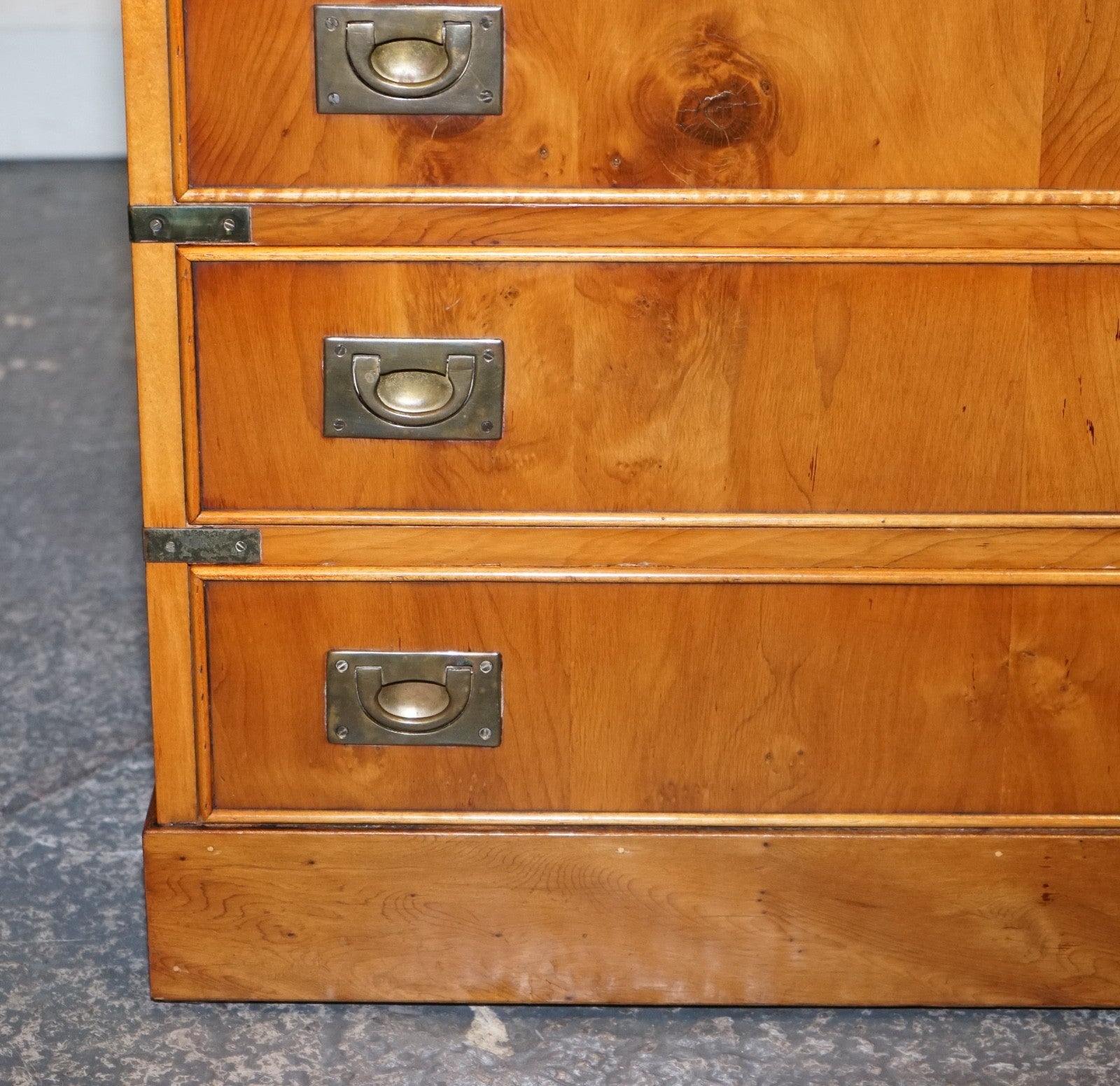VINTAGE MILITARY CAMPAIGN YEW WOOD SECRETARY CHEST OF DRAWERS WiTH BRASS HANDLES