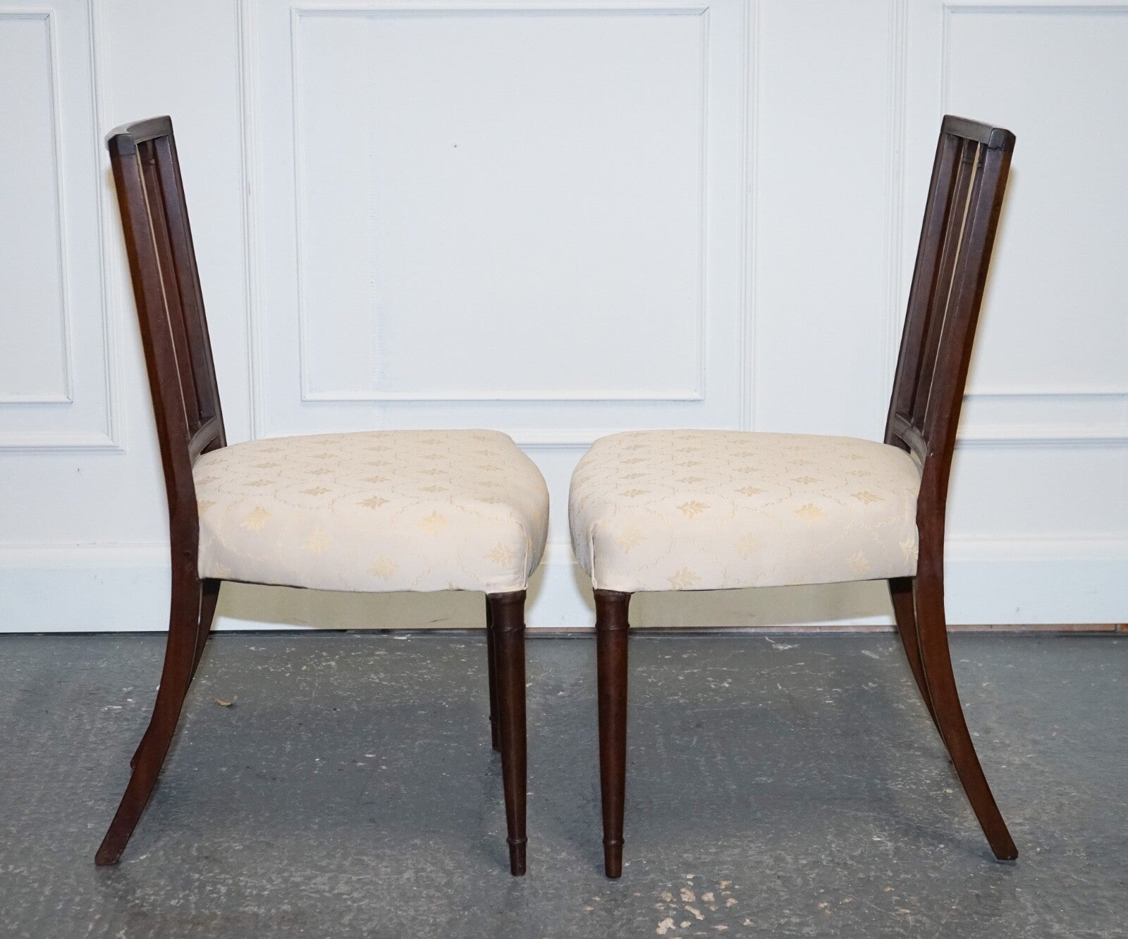 VICTORIAN PAIR OF SIDE CHAIRS WITH CREAM FABRIC SEATS