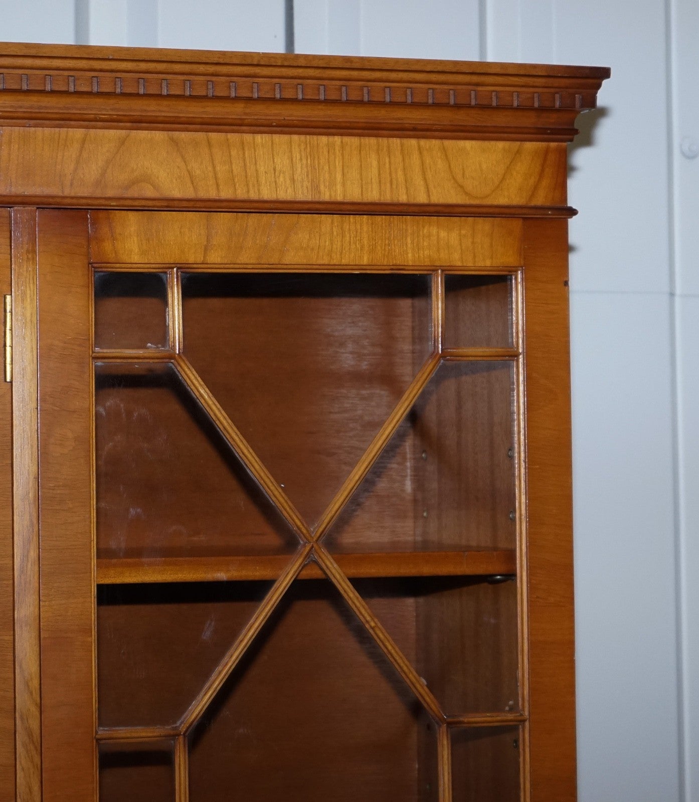 VINTAGE ENGLISH BURR YEW WOOD 3 DOOR ASTRAGAL GLAZED DISPLAY BOOKCASE CABINET