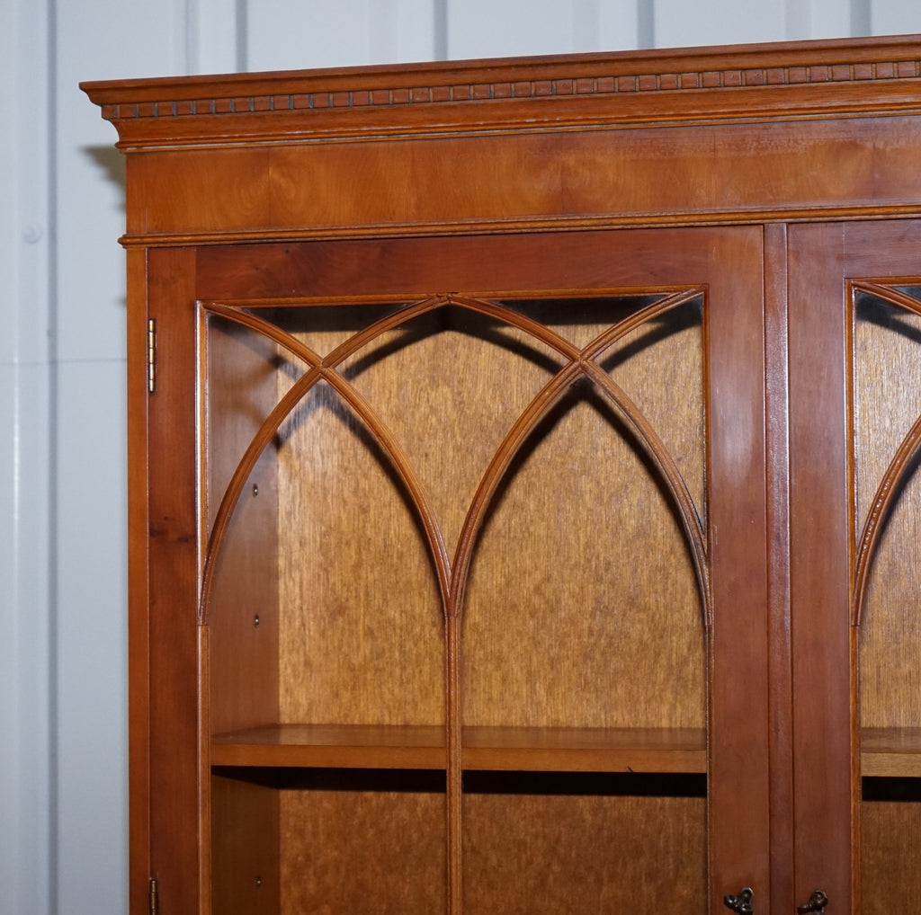 VINTAGE ENGLISH BURR YEW WOOD 3 DOOR GLAZED DISPLAY BOOKCASE CABiNET