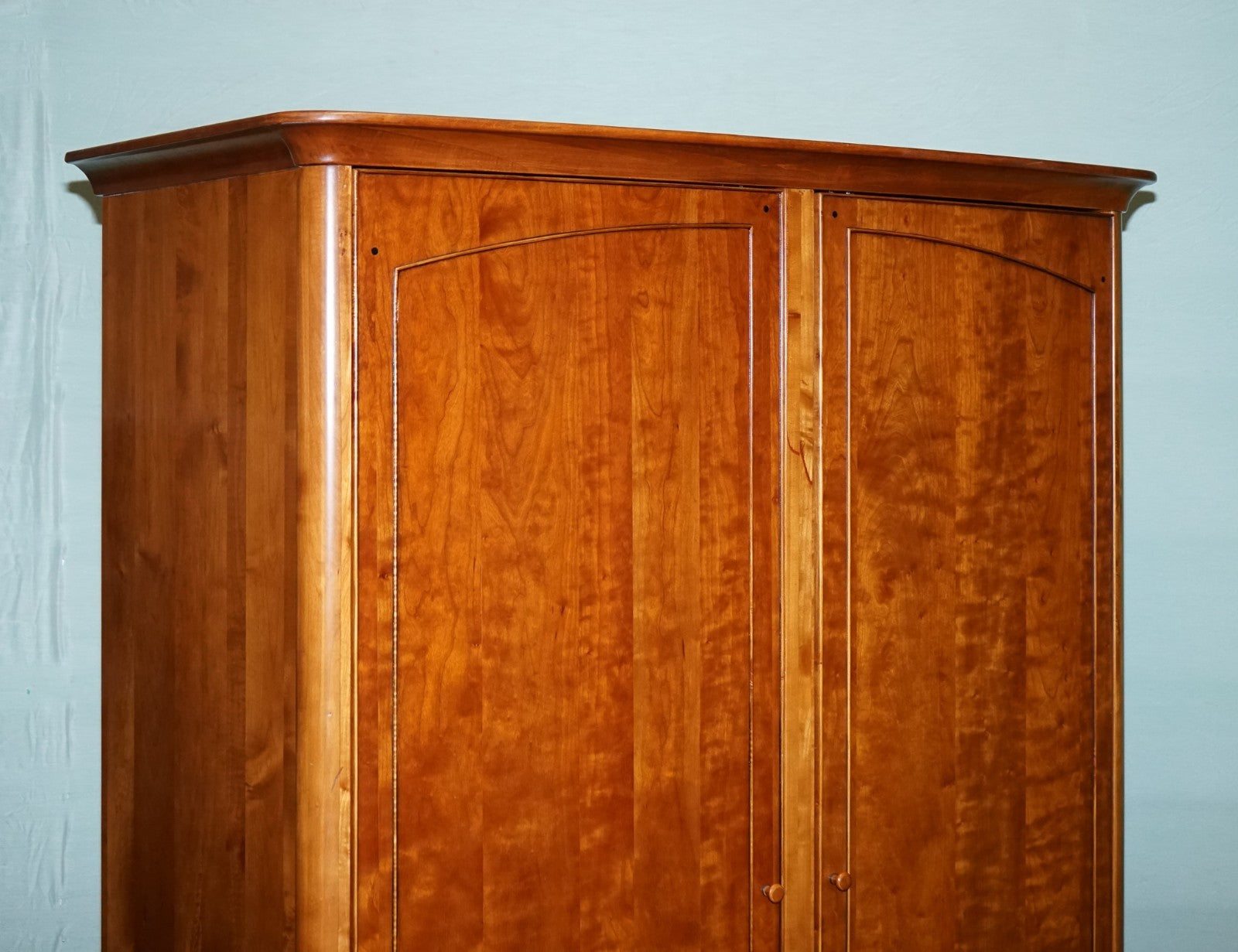 FRENCH STYLE WILLIS & GAMBIER ROCHELLE COLLECTION DOUBLE WARDROBE