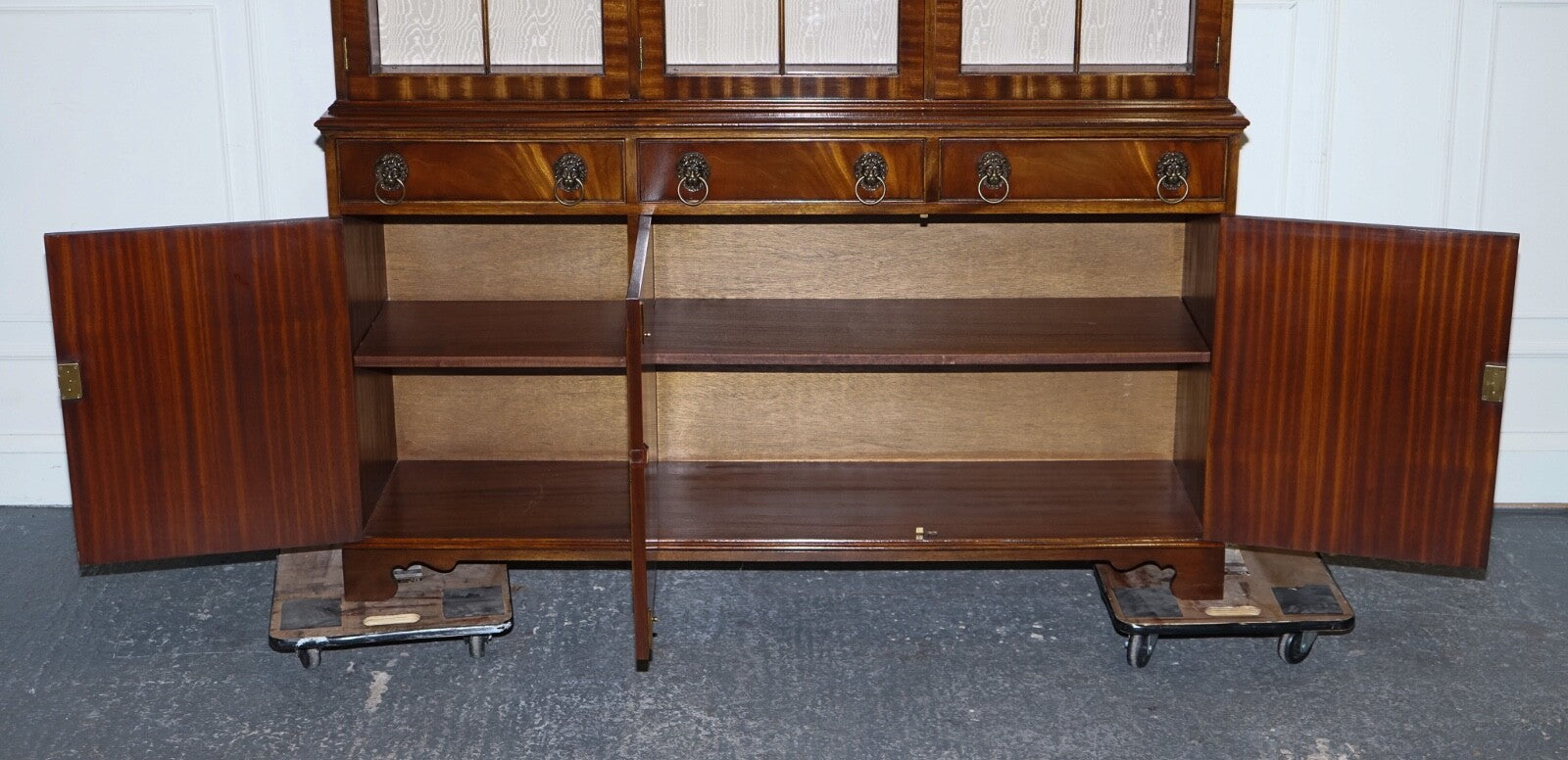 BEVAN FUNNEL GEORGIAN STYLE DISPLAY CABINET BOOKCASE GLASS SHELVES AND LIGHTS