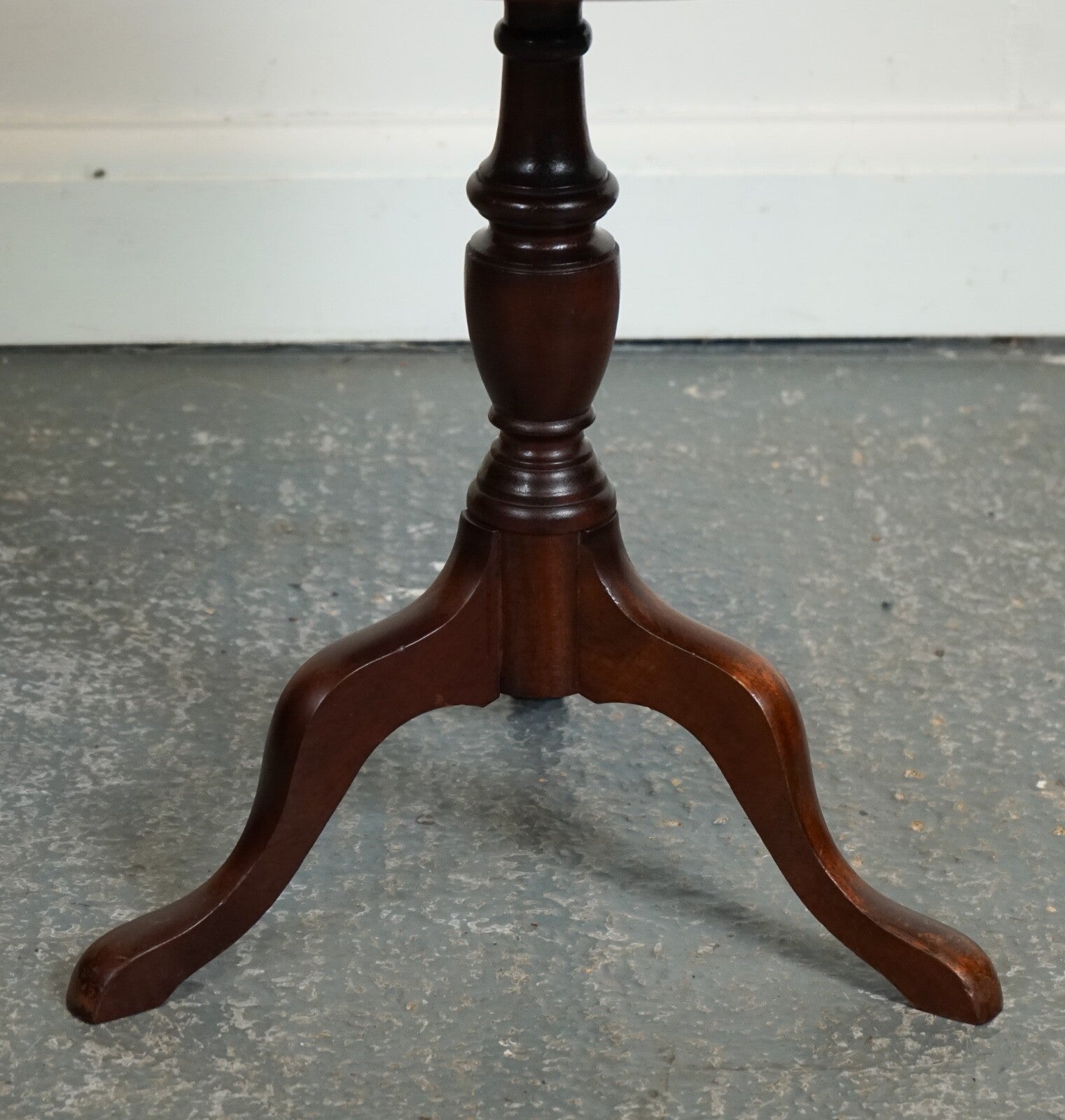 VINTAGE DRUM SIDE END TABLE LAMP WINE TABLE BROWN LEATHER TOP J1