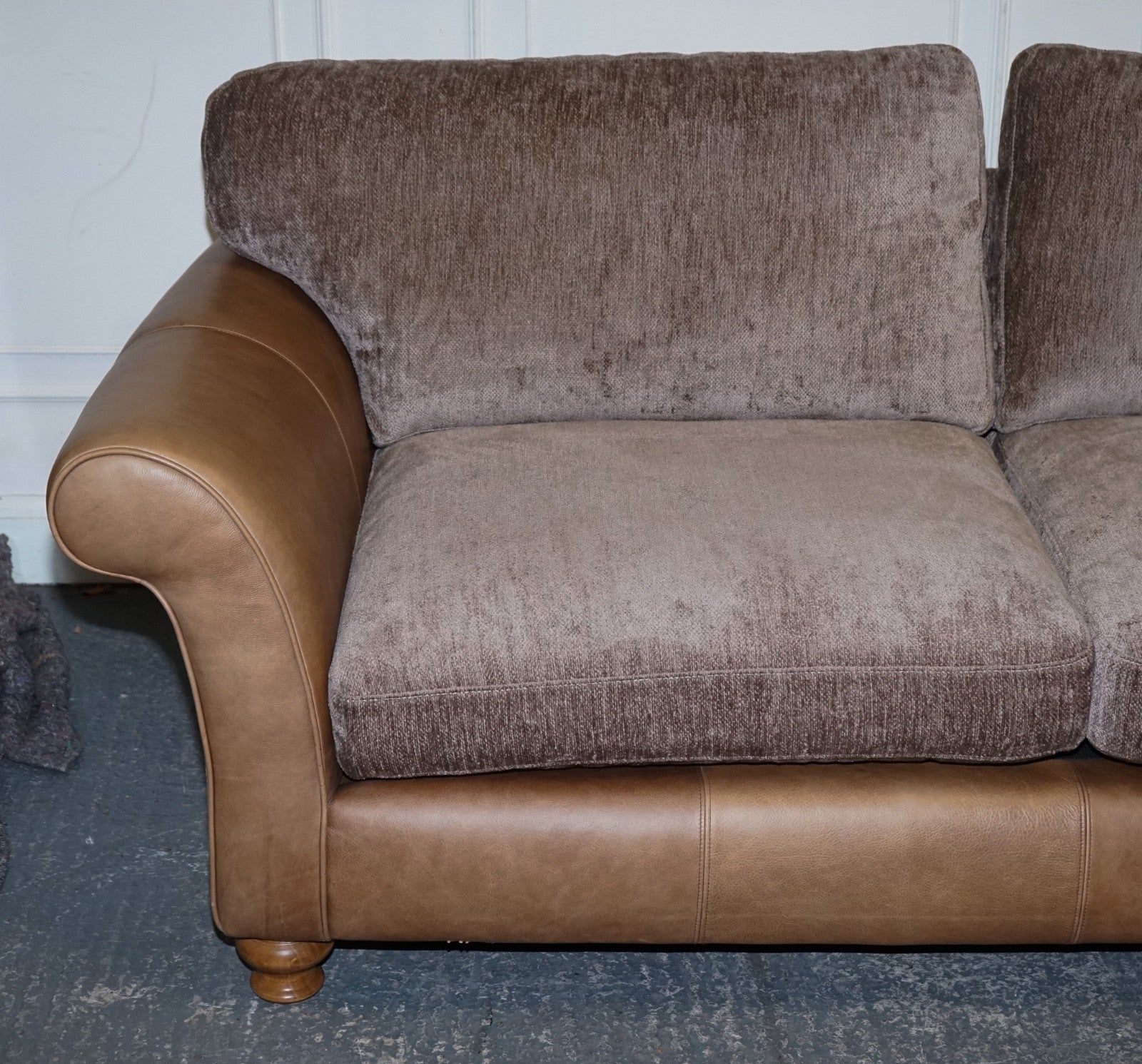 VINTAGE ALEXANDER & JAMES BLAKE 3 SEATER LEATHER & FABRIC SOFA RRP £2,240
