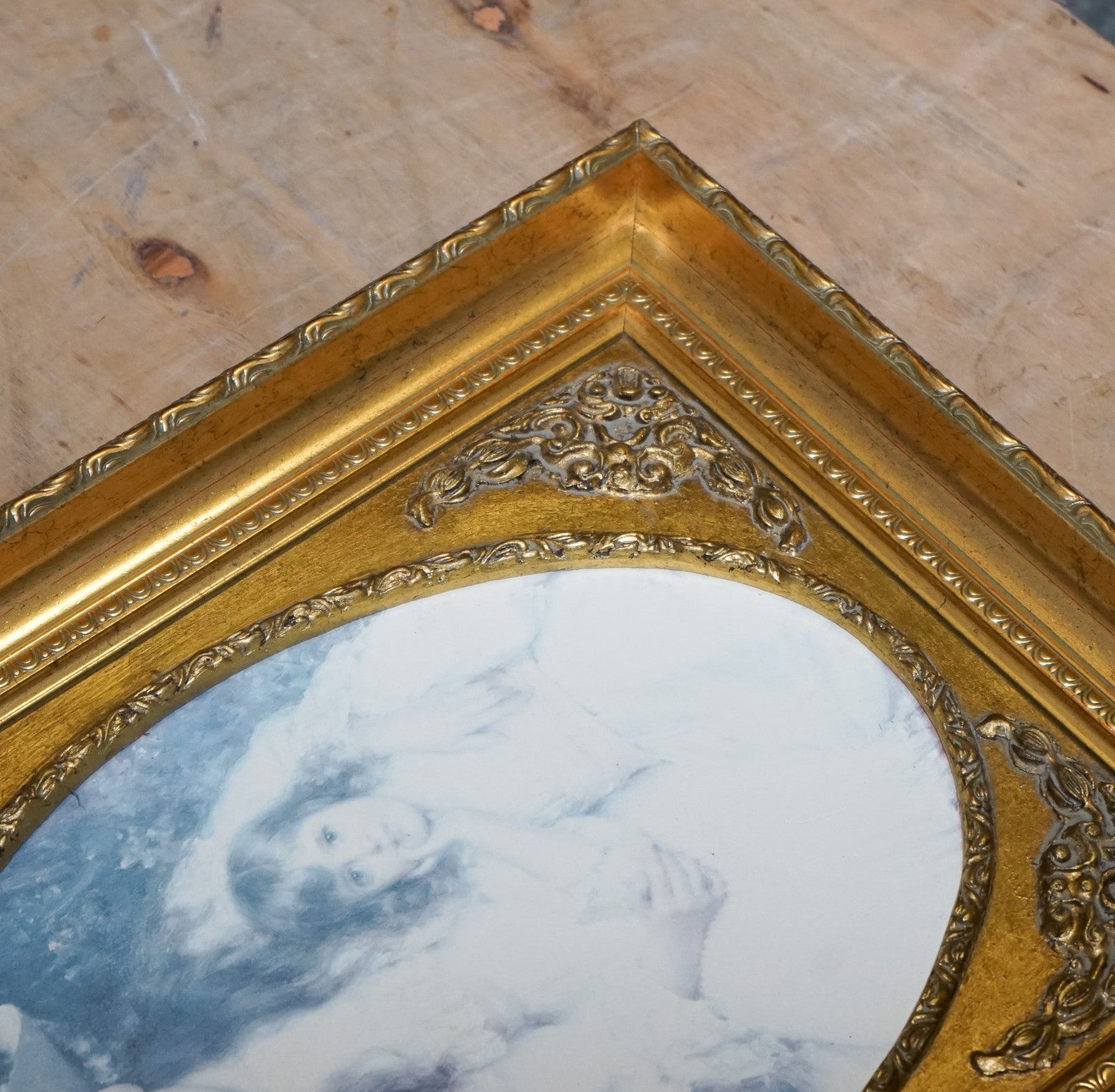 VINTAGE VICTORIAN STYLE PRINT TWO SISTERS POSING GITLED FRAME 52 X 42 CM