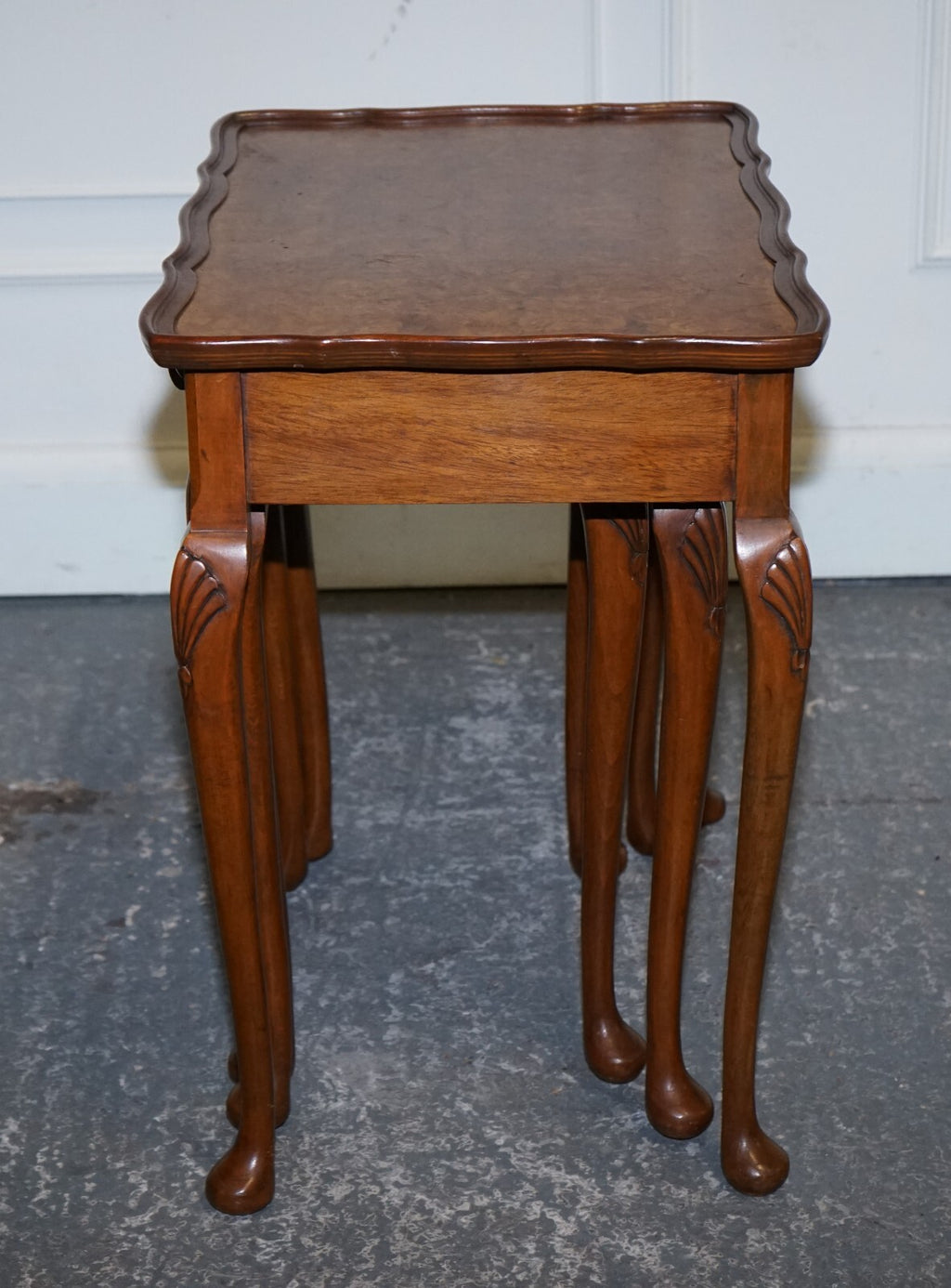 1920 ART DECO BURR WALNUT NEST OF THREE TABLES QUEEN ANNE LEGS