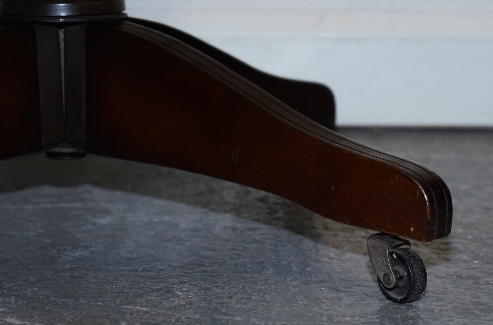 ANTIQUE HAND DYED BROWN LEATHER CHESTERFIELD CAPTAINS OFFICE SWIVEL ARMCHAIR