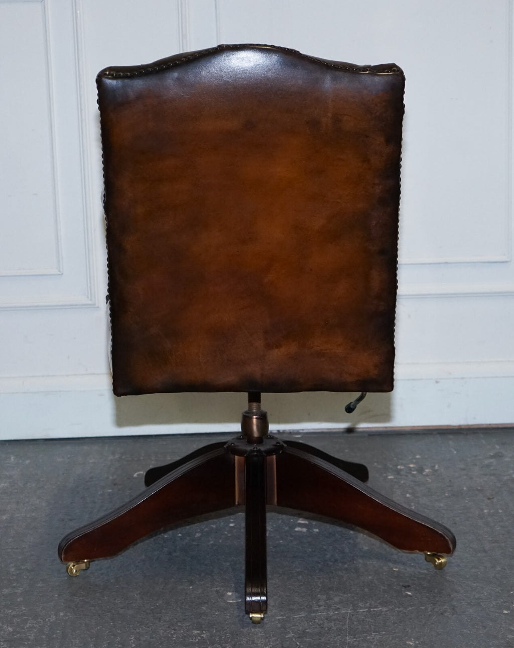 RARE CIGAR BROWN LEATHER CHESTERFIELD DIRECTIONS CONFERENCE LEATHER CHAIR