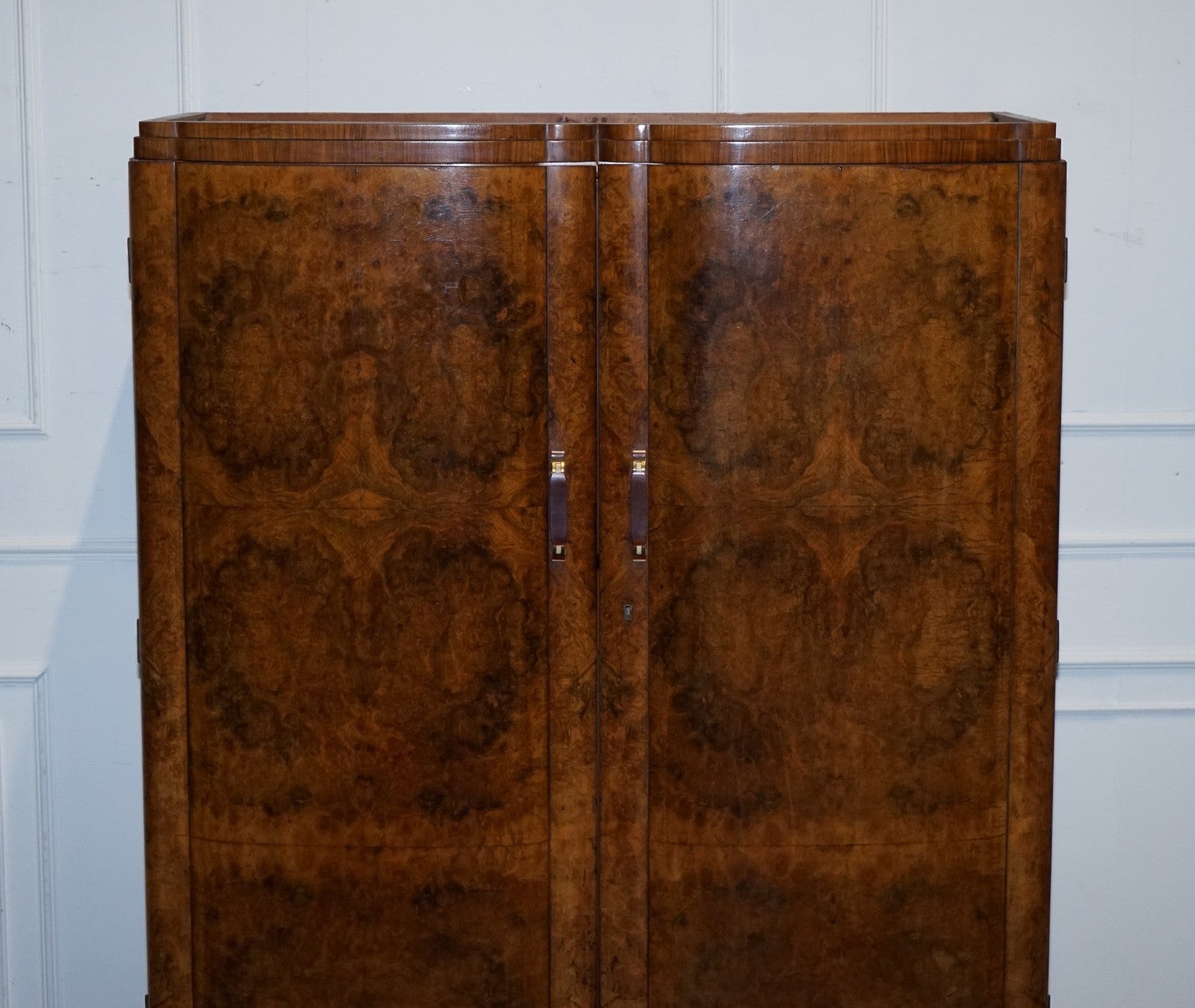 ANTIQUE CIRCA 1930'S ENGLISH BURR WALNUT ART DECO TWO DOOR WARDROBE