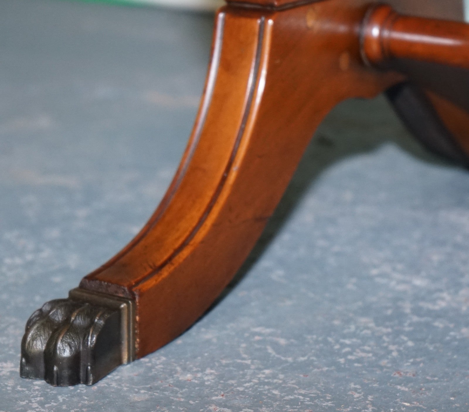LARGE VINTAGE HUNTER GREEN LEATHER TOP COFFEE TABLE