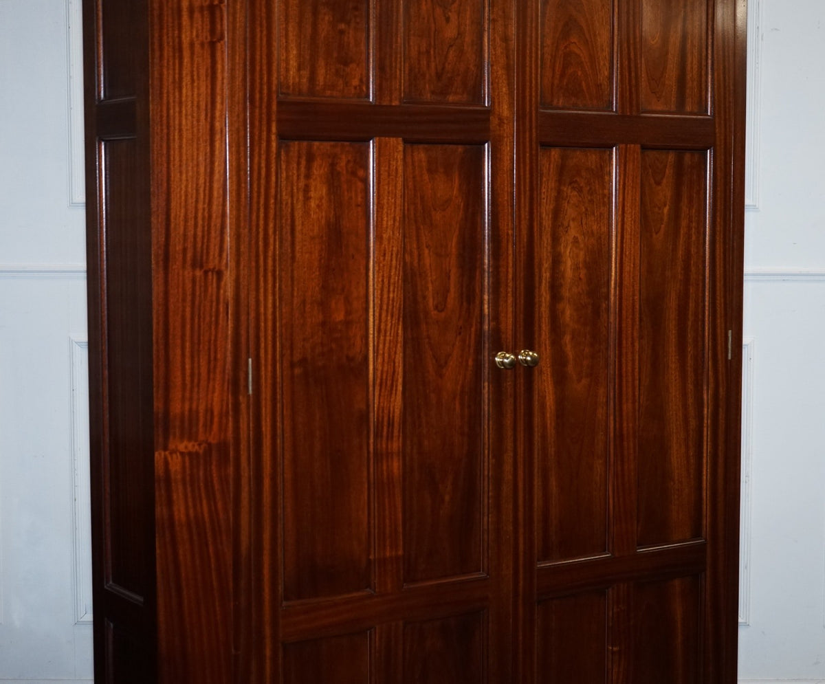 STUNNING LARGE BESPOKE PANELLED HALLWAY CUPBOARD WARDROBE AMOIRE