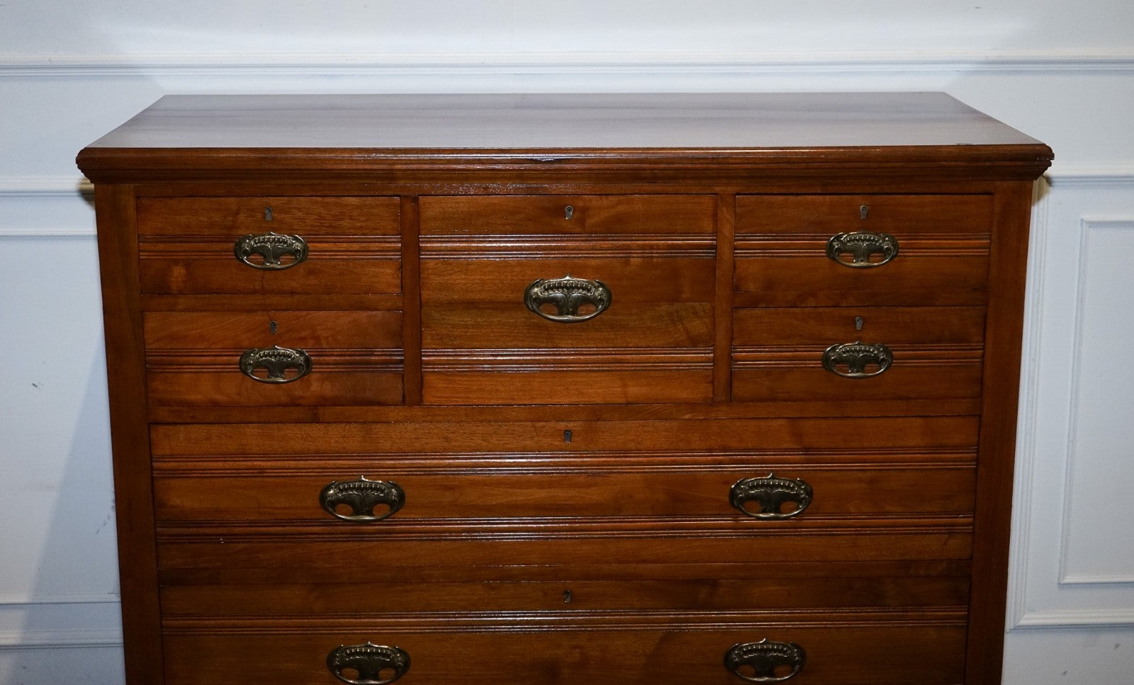 ANTIQUE 1904 ARTS & CRAFTS PERIOD CHEST OF DRAWERS MADE BY HARRIS LEBUS