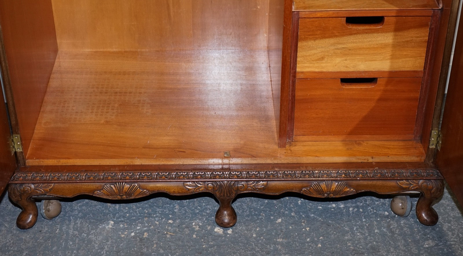 VICTORIAN QUEEN ANNE ENGLISH ART DECO BURR WALNUT TWO DOOR WARDROBE