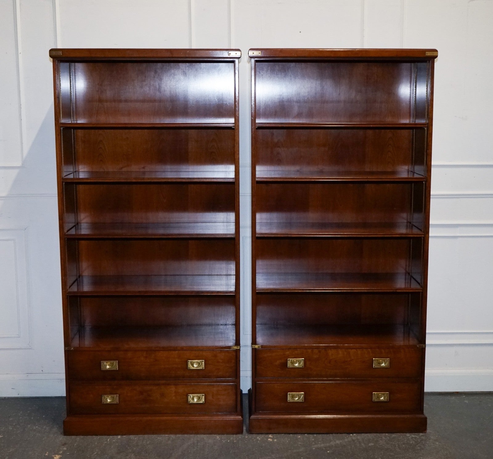STUNNING PAIR OF KENNEDY HARRODS LONDON MILITARY CAMPAIGN OPEN BOOKCASES