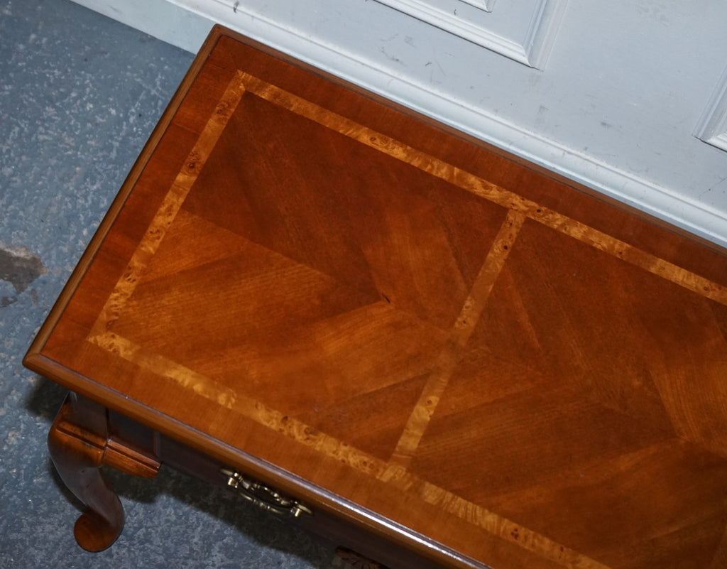 GEORGIAN STYLE WALNUT SIDE CONSOLE TABLE ON CABRIOLE LEGS CIRCA 1980'S
