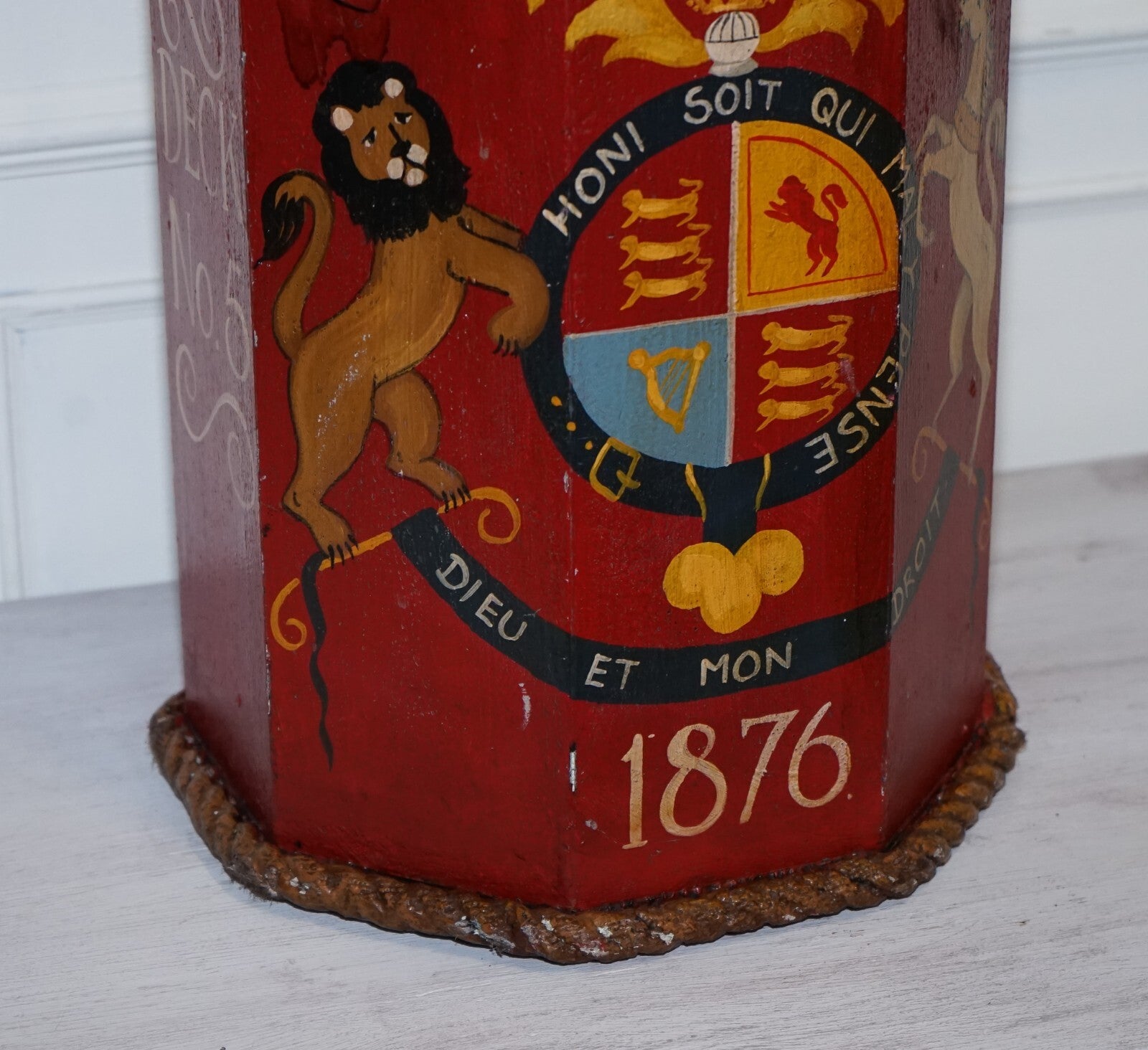 1876 NAVAL HAND PAINTED WOODEN POWDER CANON BIN H.M.S. ESSEX COAT OF ARMS