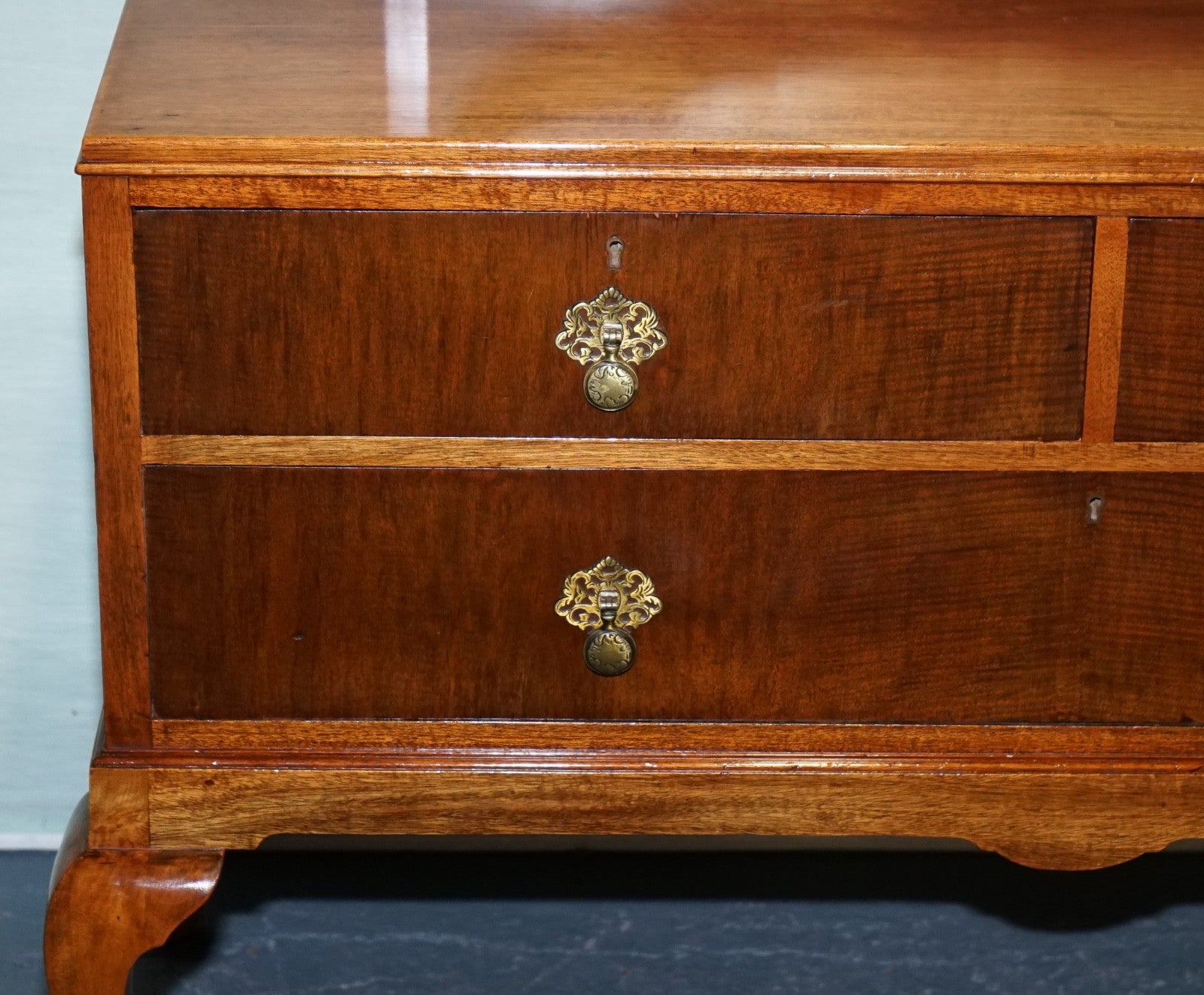 1930's ART DECO WALNUT DRESSING TABLE QUEEN ANNE STYLE DESK