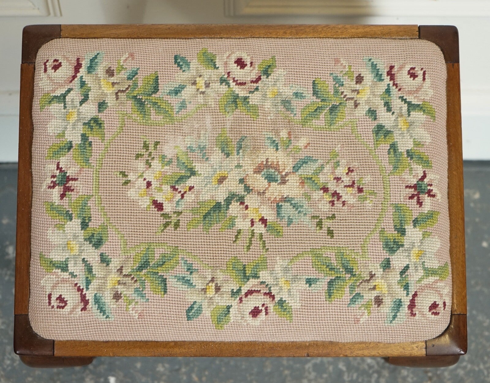 LOVELY PIANO DRESSING TABLE STOOL WITH FLOWER STITCHWORK WITH QUEEN ANNE LEGS J1