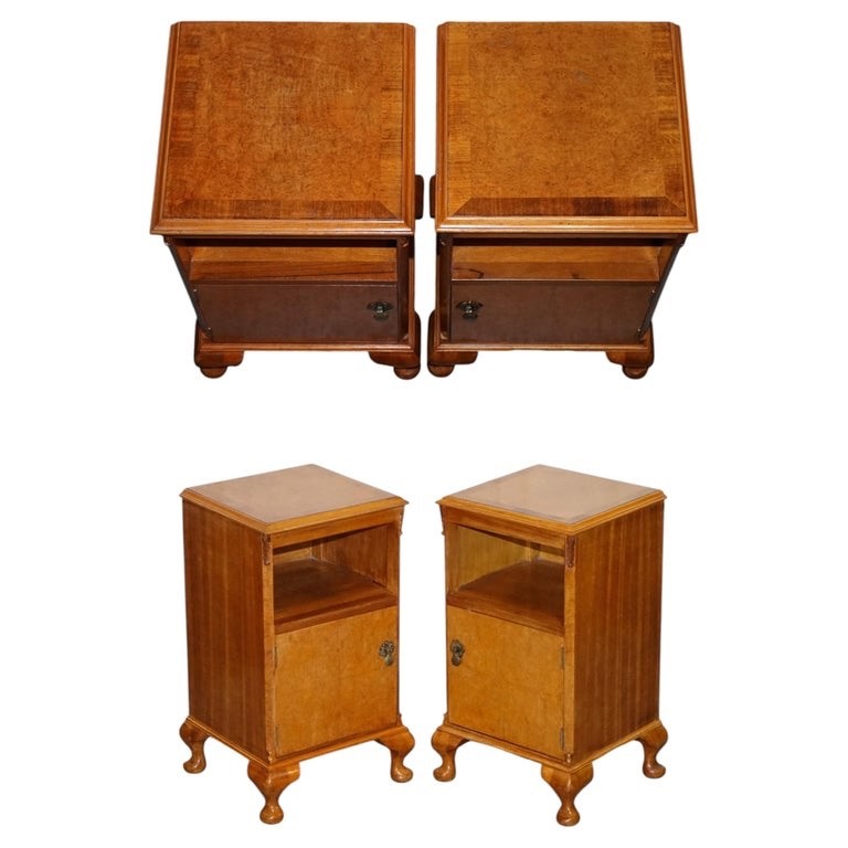 ANTIQUE PAIR OF ART DECO 1920'S LIGHT WALNUT  NIGHTSTANDS BEDSIDE TABLES