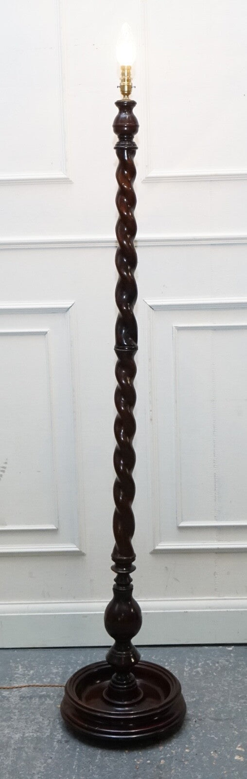 LOVELY RESTORED EDWARDIAN HARDWOOD BARLEY TWIST FLOOR LAMP