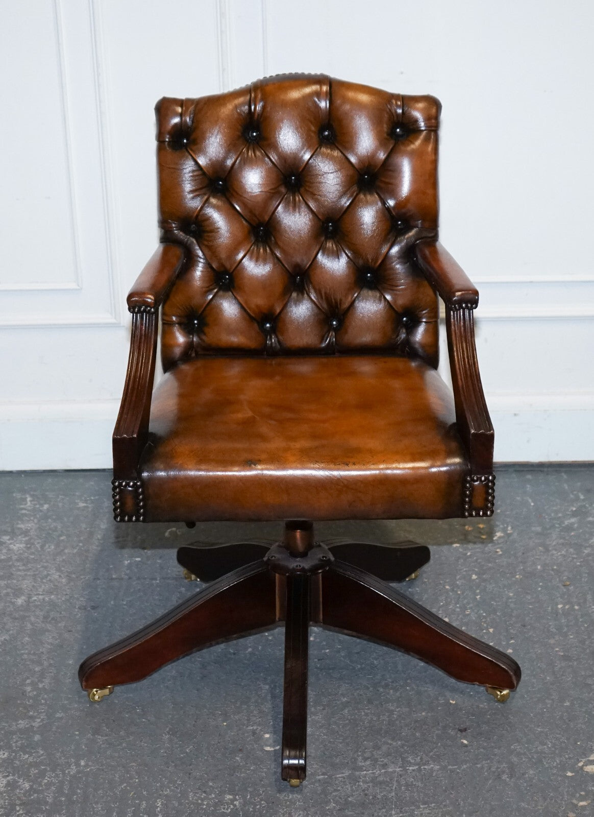 RARE CIGAR BROWN LEATHER CHESTERFIELD DIRECTIONS CONFERENCE LEATHER CHAIR