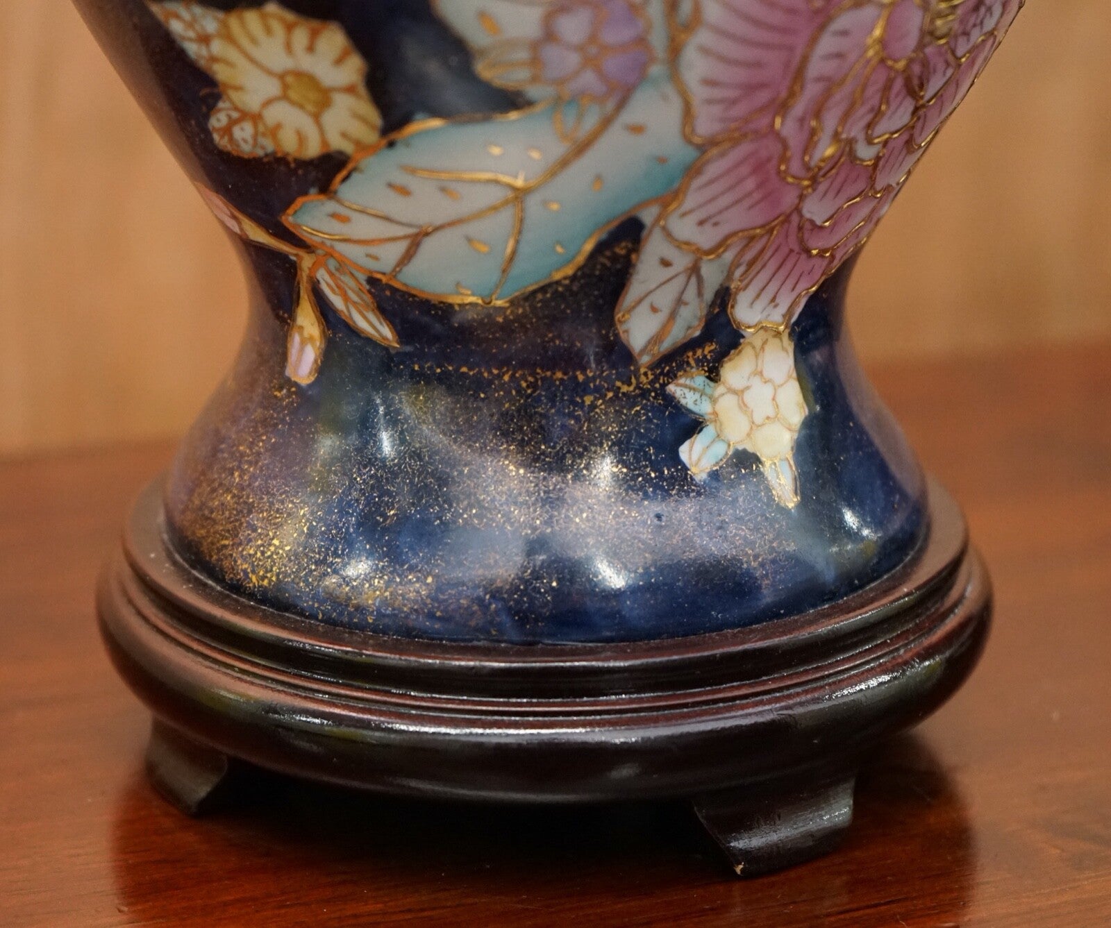 NAVY BLUE LAMP STAND WITH FLORAL ARTWORK