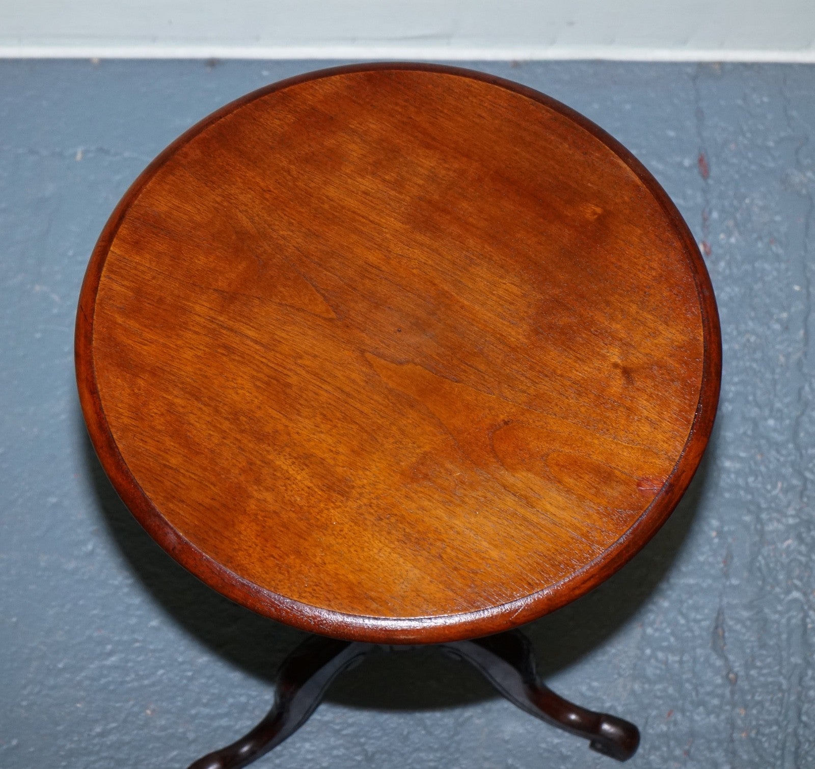 ANTIQUE VICTORIAN TRIPOD SIDE TABLE ROUND WINE TABLE WITH CABRIOLE LEGS