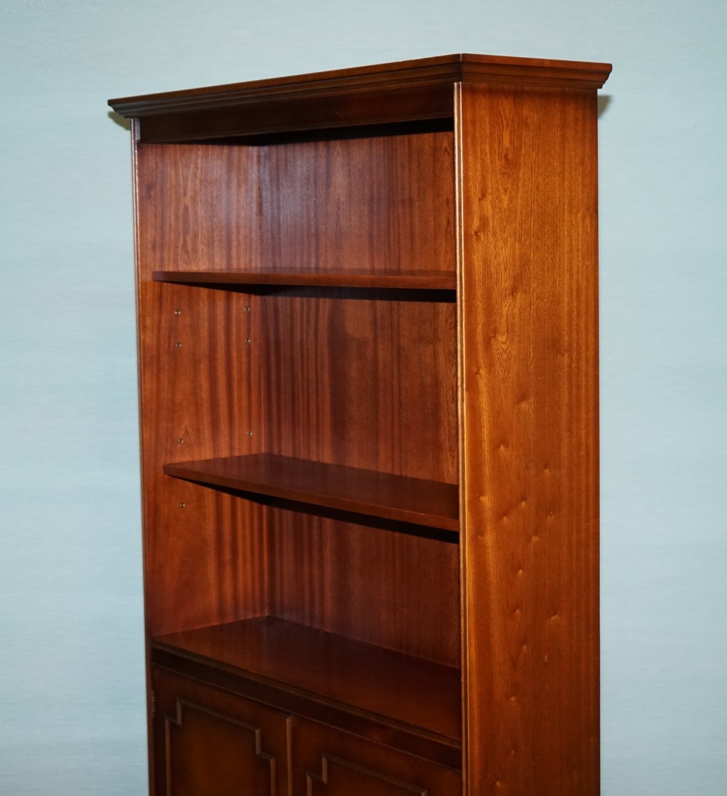 ENGLISH TRADITIONAL BRADLEY DISPLAY CABINET BOOKCASE WITH SHELVES AND CUPBOARD