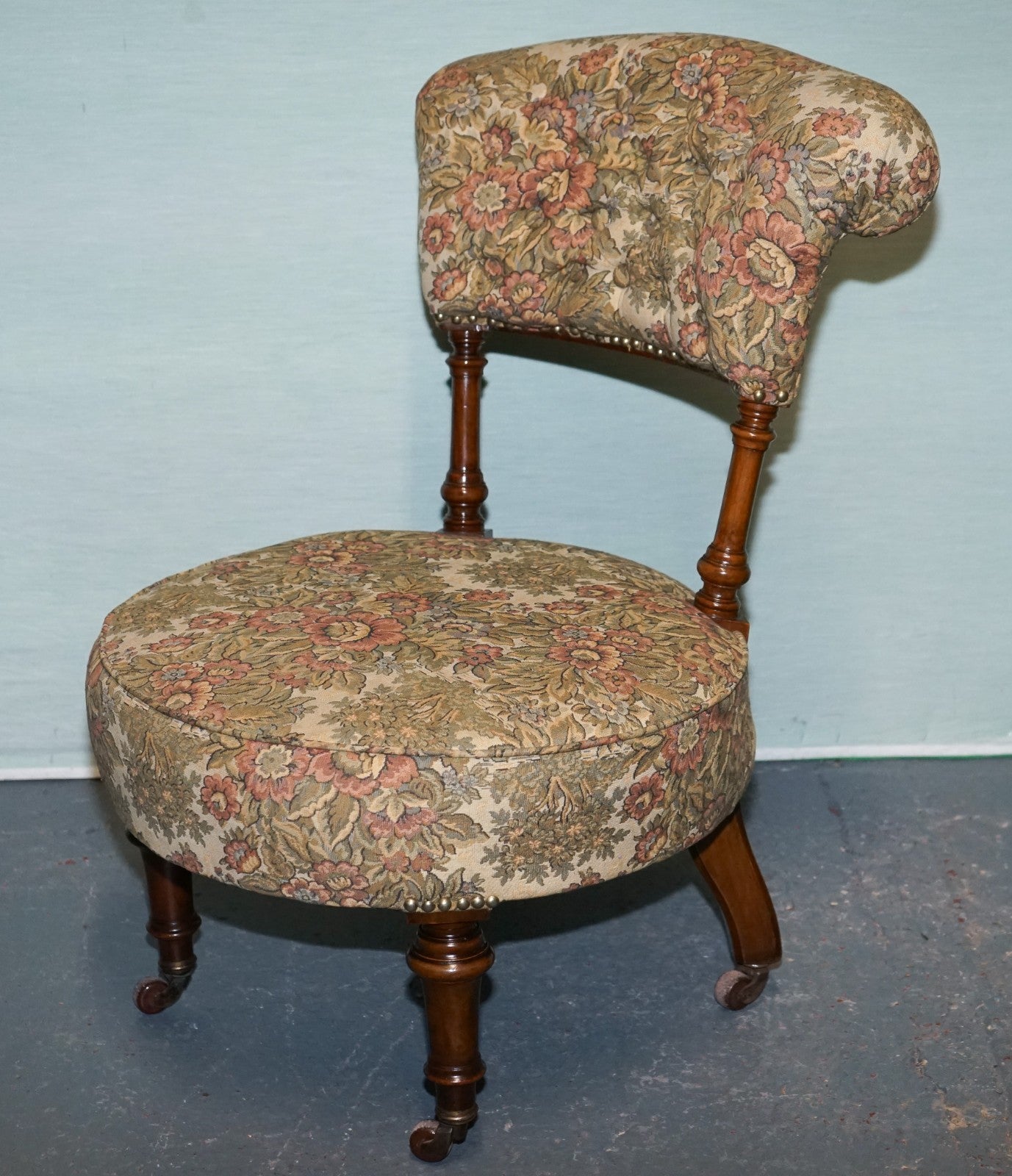 ANTIQUE VICTORIAN TAPESTRY NURSING CHAIR WITH FLORAL FLOWER DESIGN