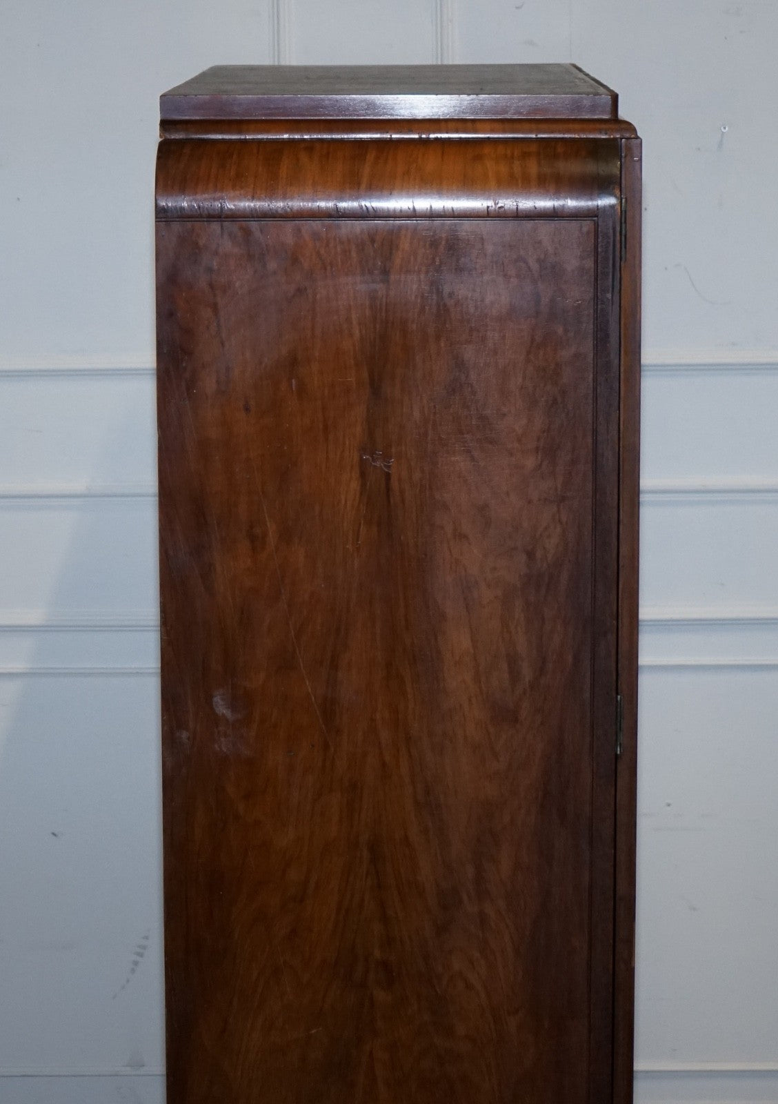 STUNNING ART DECO 1920 LARGE BURR WALNUT TWO DOOR WARDROBE OR AMOIRE