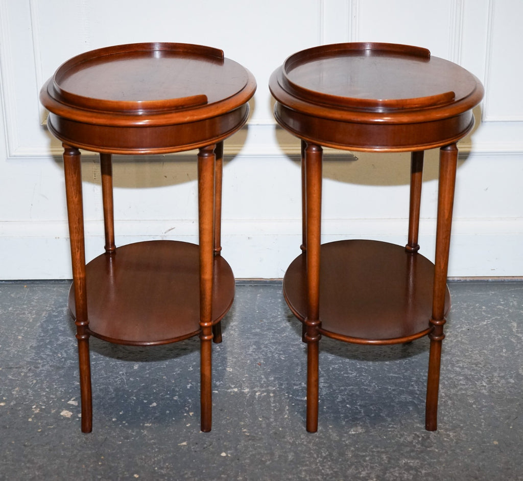 VINTAGE PAIR OF FLAMED MAHOGANY OVAL SIDE END WINE LAMP TABLE GALLERY RAIL TOP