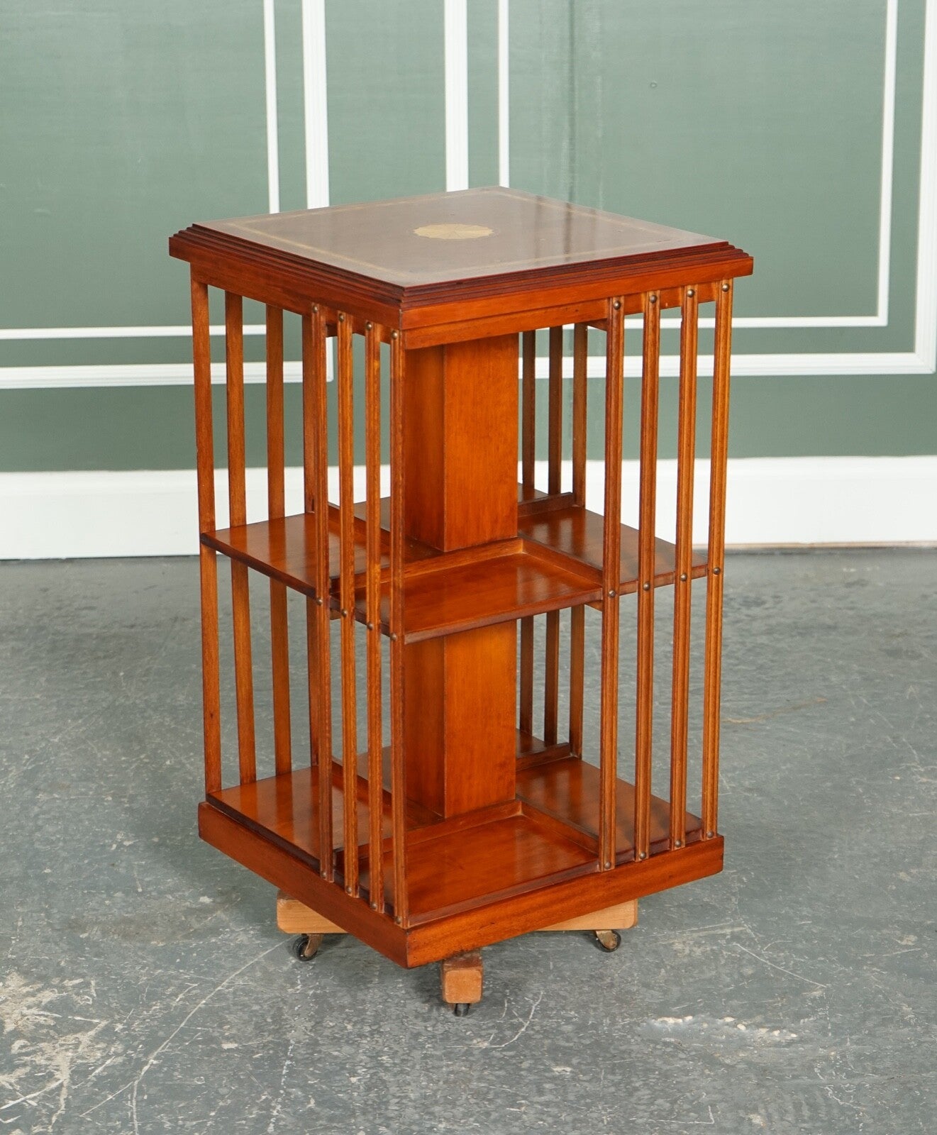 STUNNING BURR WALNUT SHERATON REVIVAL INLAID REVOLVING BOOKCASE END TABLE