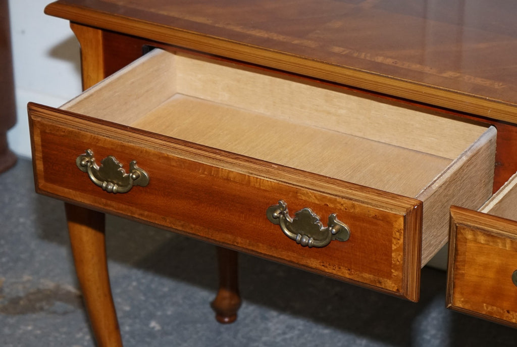 GEORGIAN STYLE WALNUT SIDE CONSOLE TABLE ON CABRIOLE LEGS CIRCA 1980'S