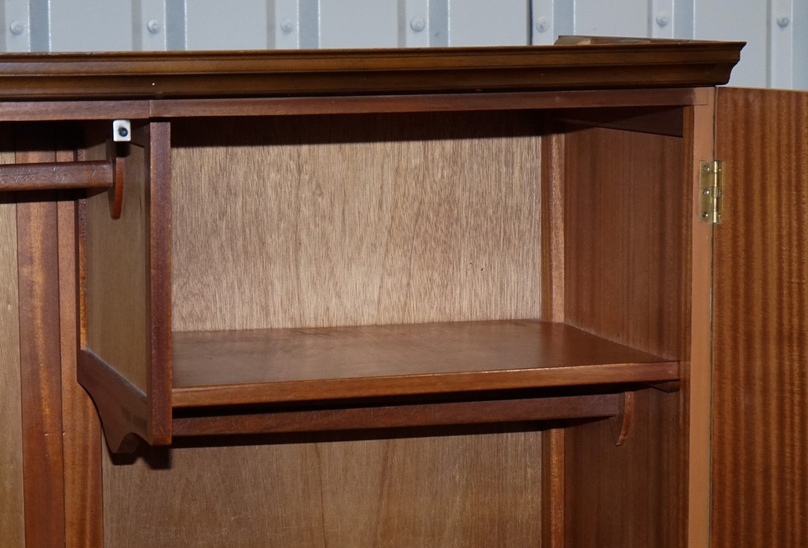STUNNING 1920'S ENGLISH WALNUT ART DECO DOUBLE WARDROBE QUEEN ANNE LEGS