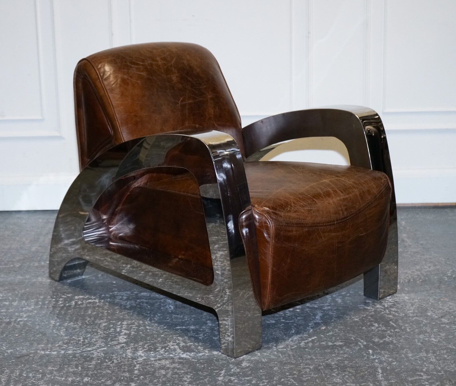 STUNNING PAIR OF FRENCH ART DECO CHROME AVIATOR HERITAGE BROWN LEATHER ARMCHAIRS