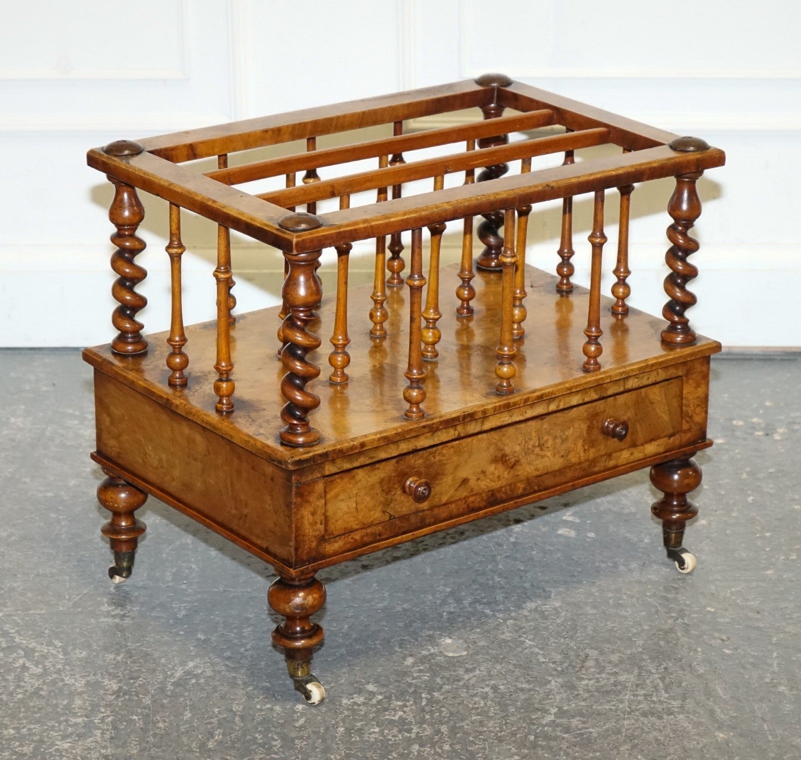 FINE ANTIQUE VICTORIAN 1860 BURR WALNUT CANTERBURY MAGAZINE RACK BOBBIN COLUMNS