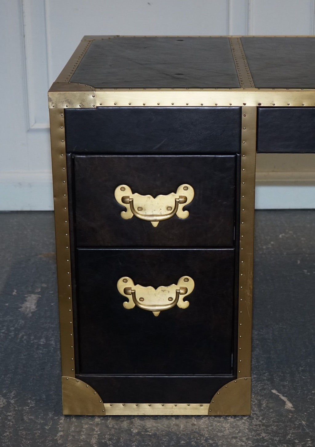 TIMOTHY OULTON CUMBERLAND COLLECTION AGED LEATHER DESK RED VELVET LINING