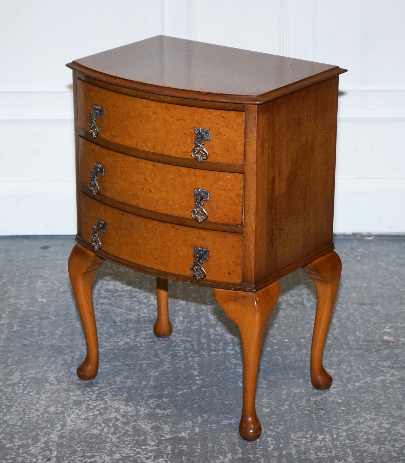 GORGEOUS VINTAGE ART DECO STYLE BURR WALNUT SIDE END LAMP TABLE QUEEN ANNE LEGS